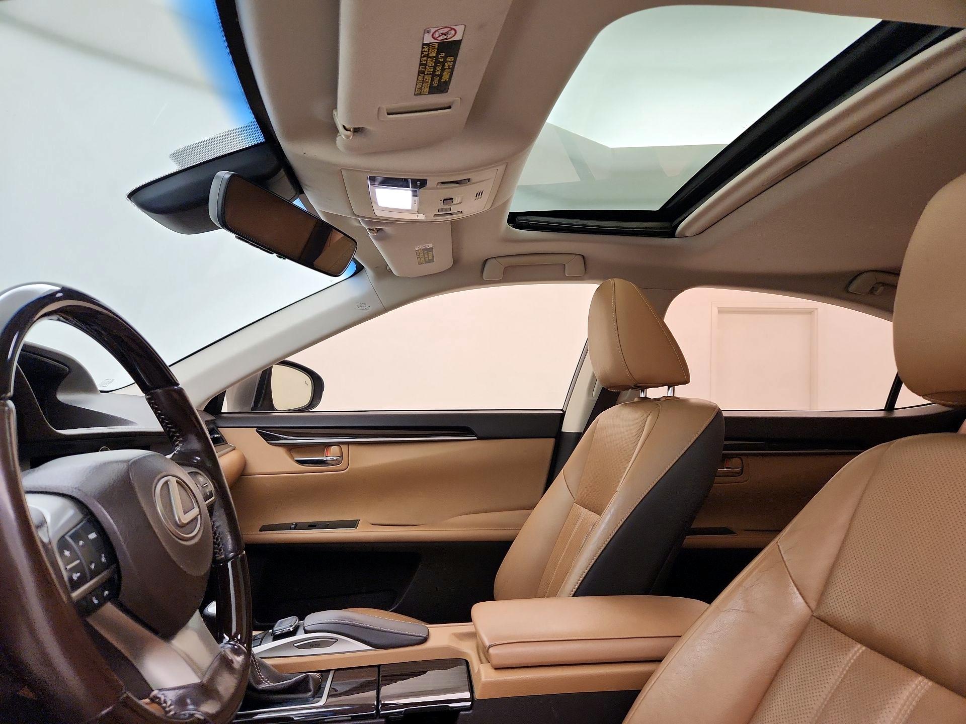 Thumbnail: 2016 Lexus ES - 19