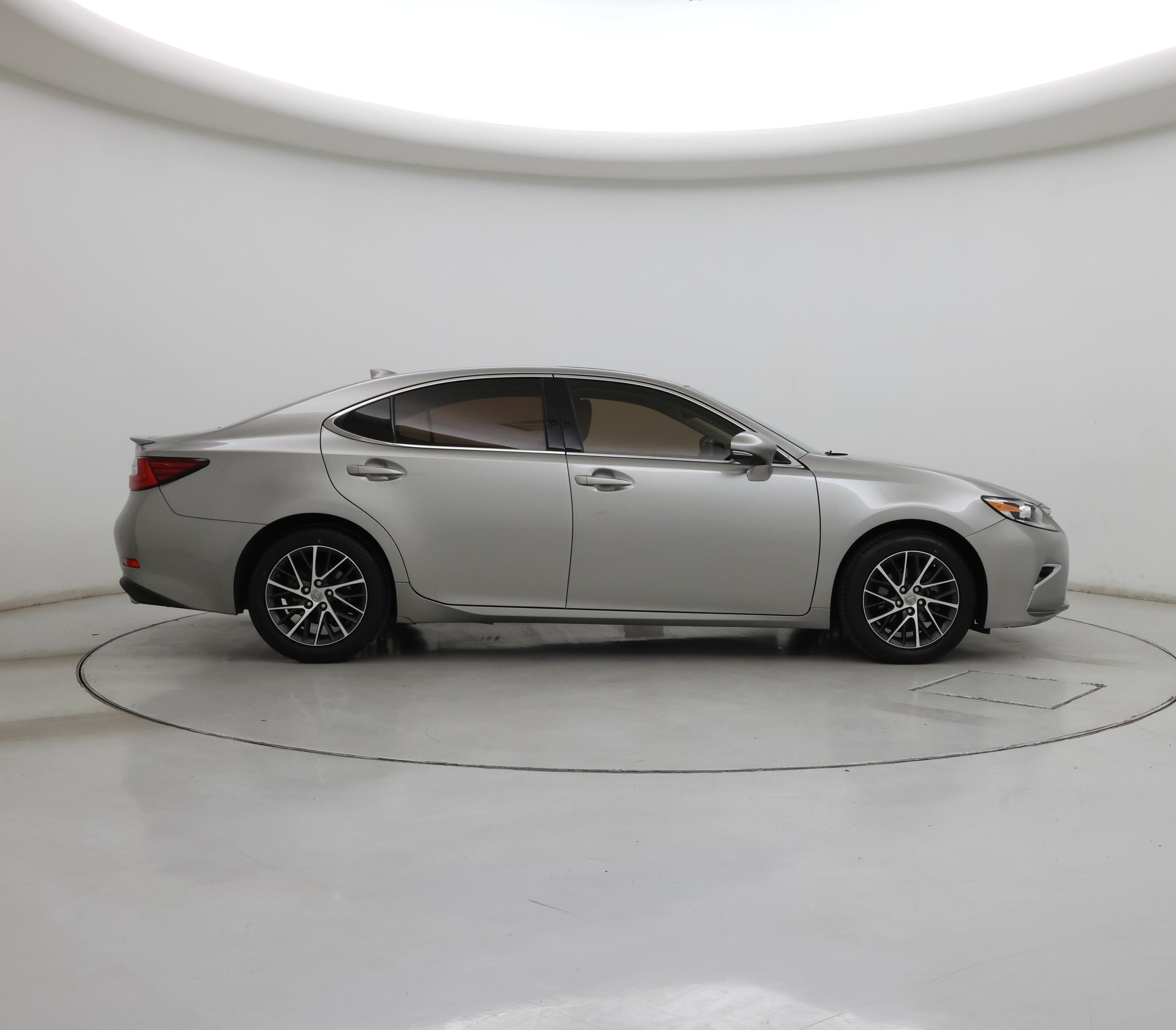 Thumbnail: 2016 Lexus ES - 7