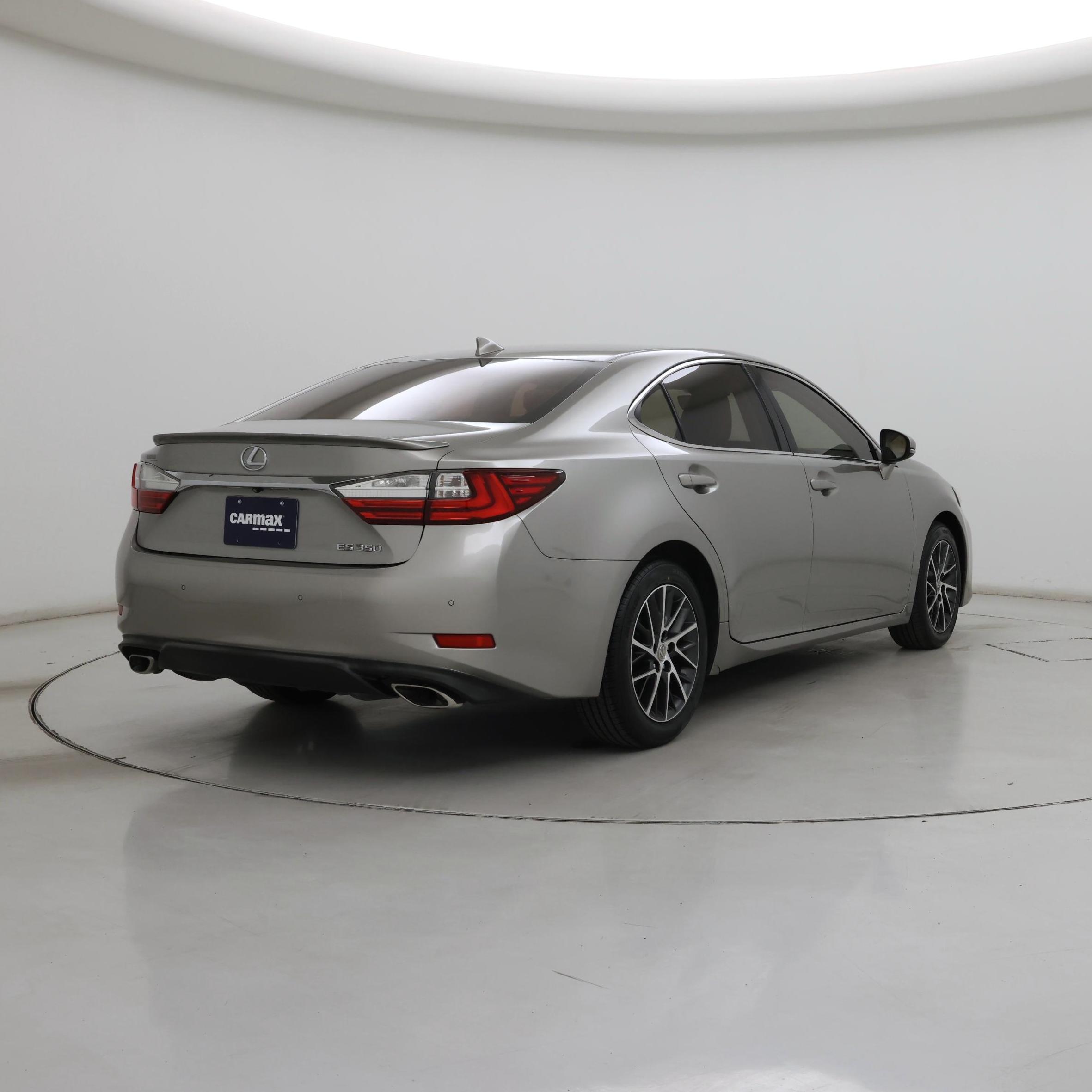 Thumbnail: 2016 Lexus ES - 8