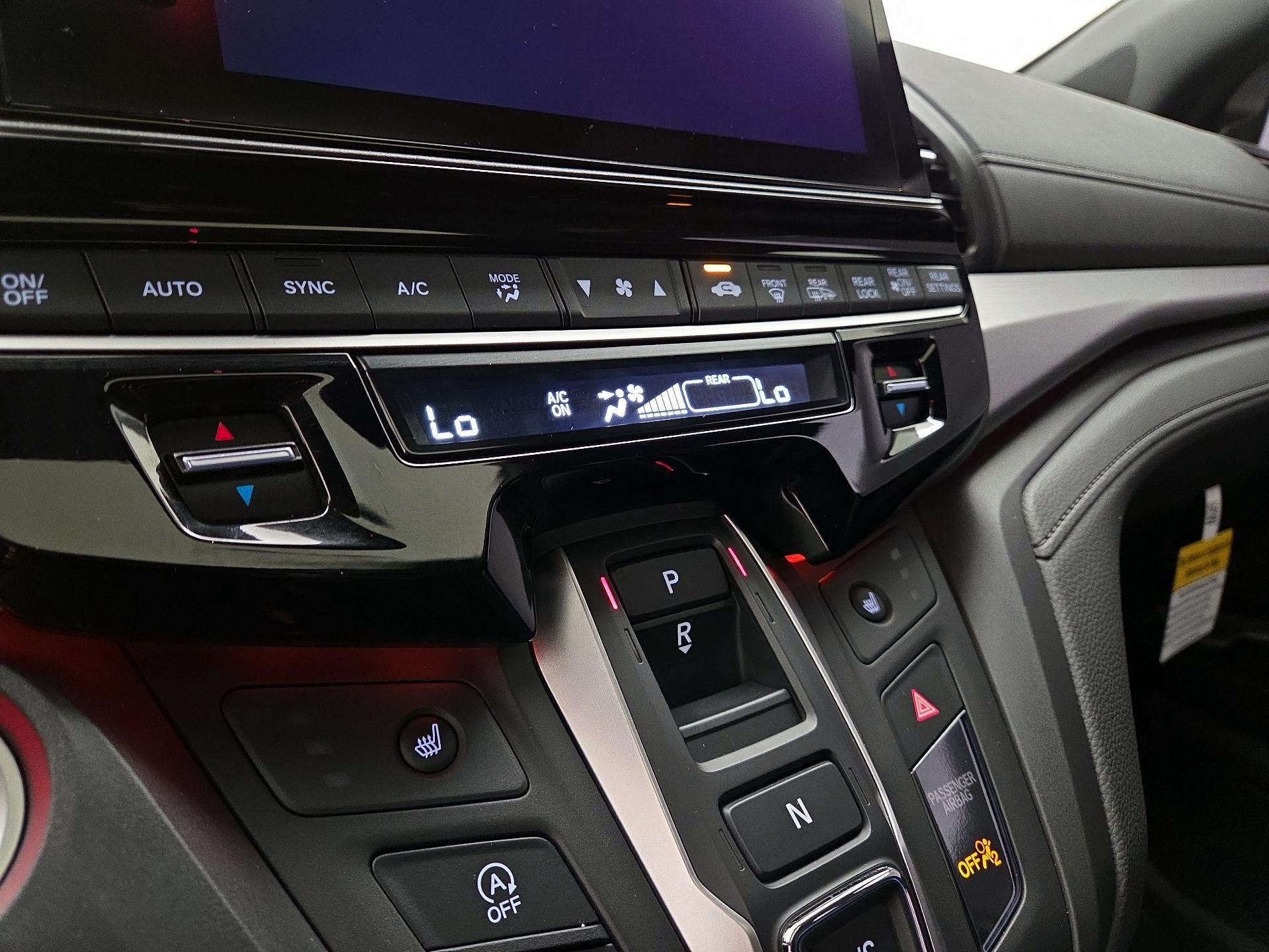 Thumbnail: 2026 Honda Odyssey - 16