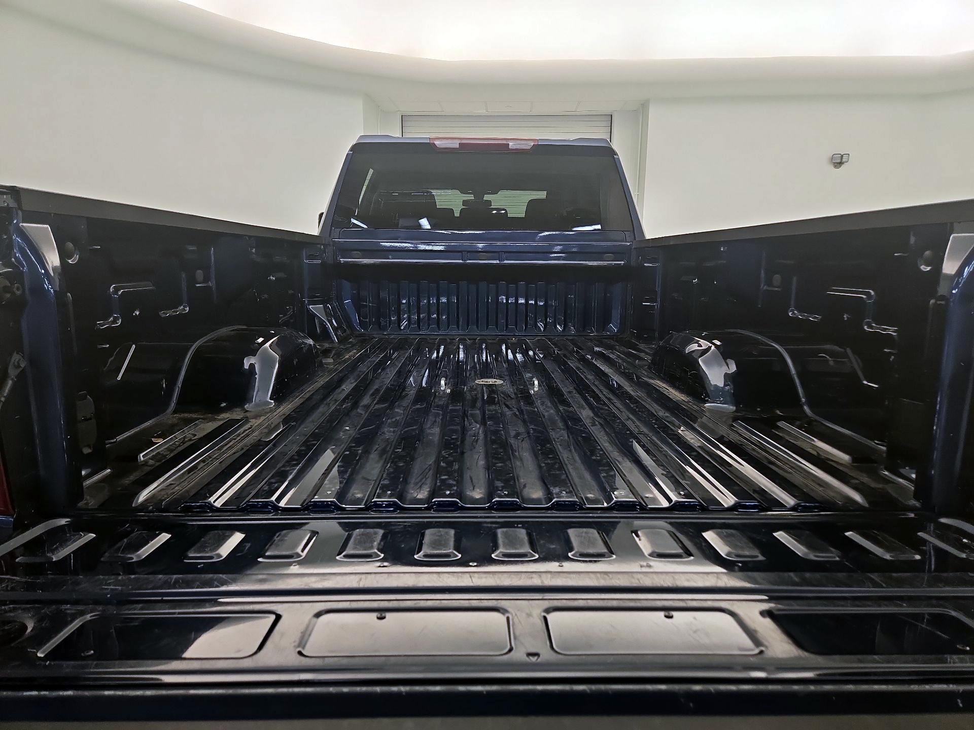 Thumbnail: 2023 Chevrolet Silverado 3500 - 20