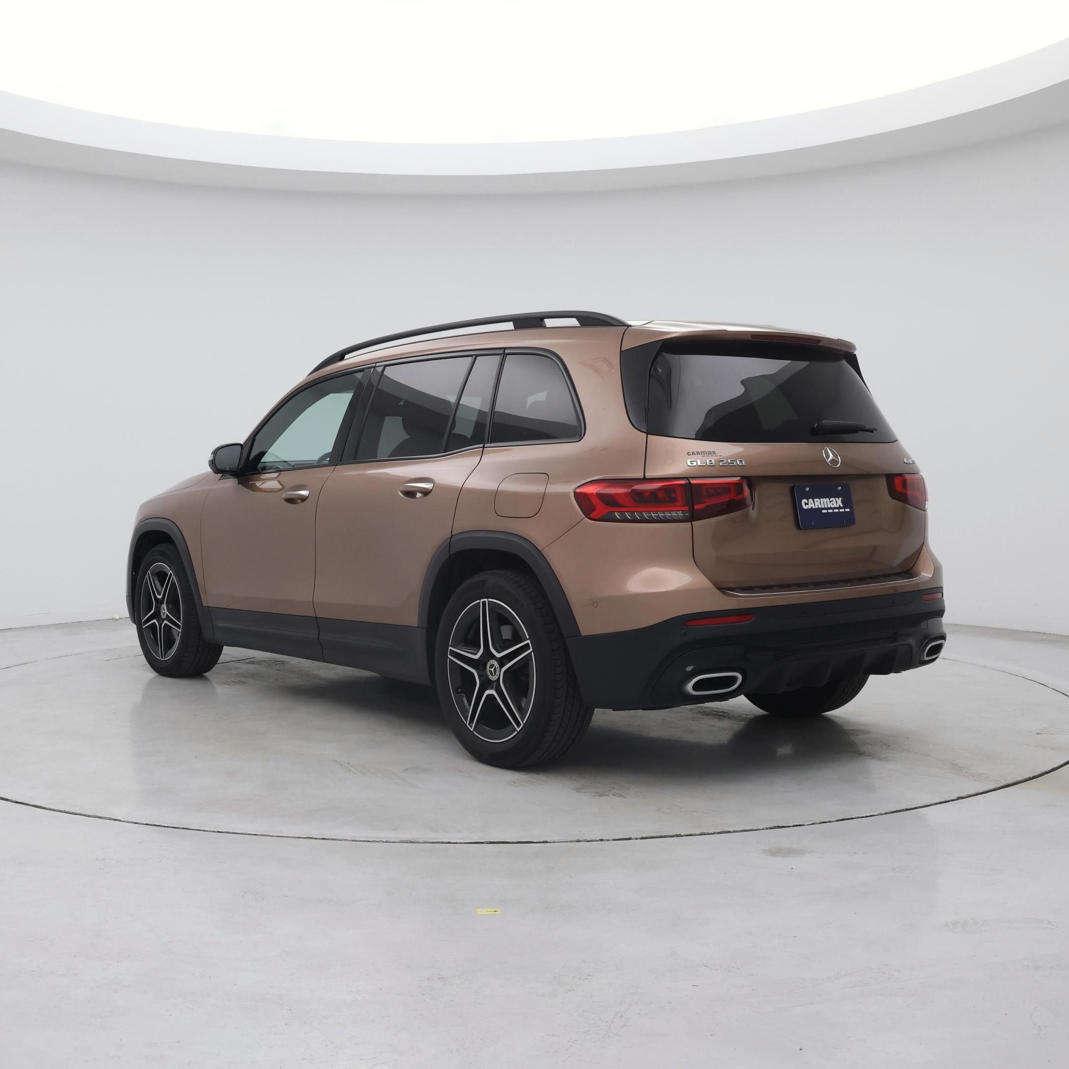 Thumbnail: 2022 Mercedes-Benz GLB - 2