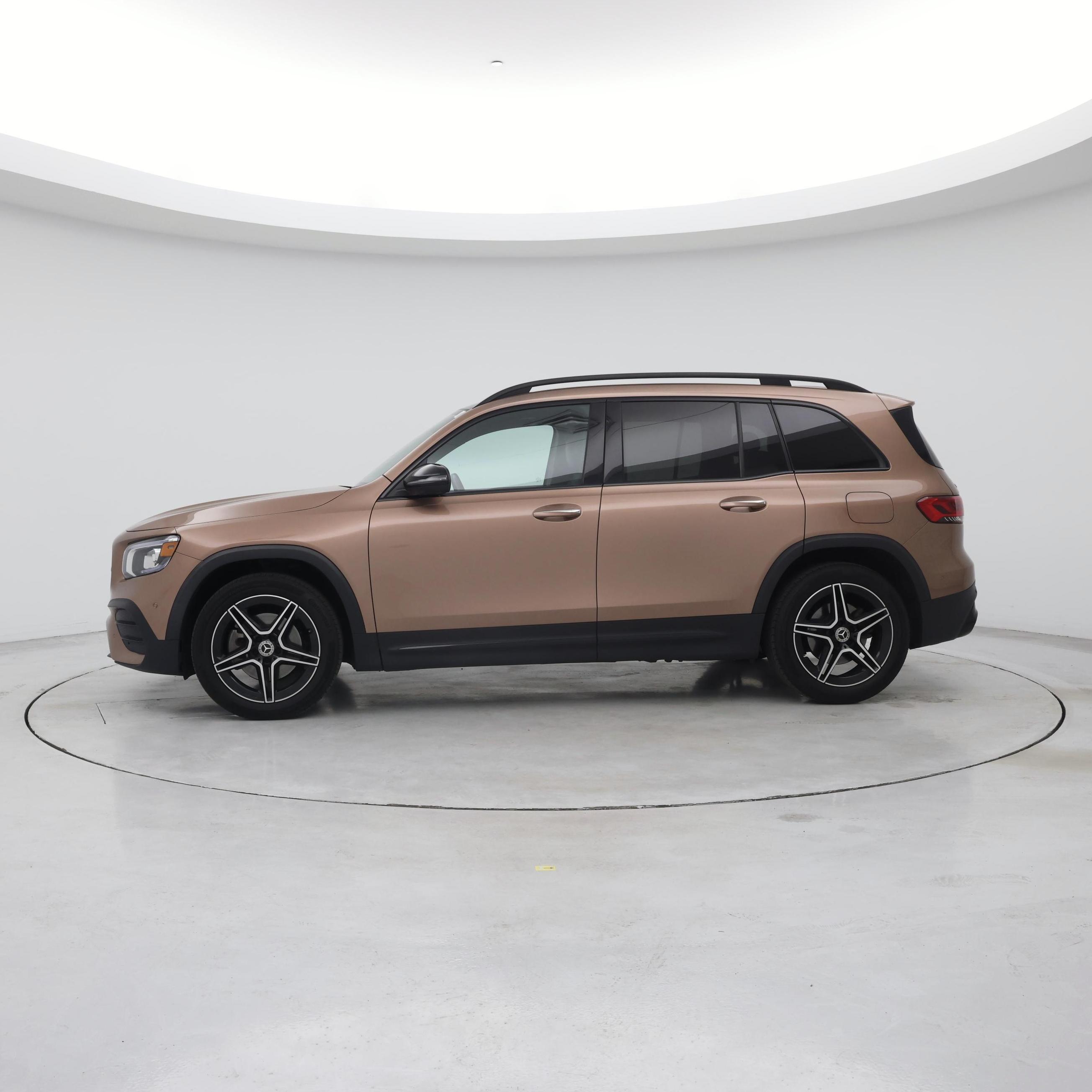 Thumbnail: 2022 Mercedes-Benz GLB - 3