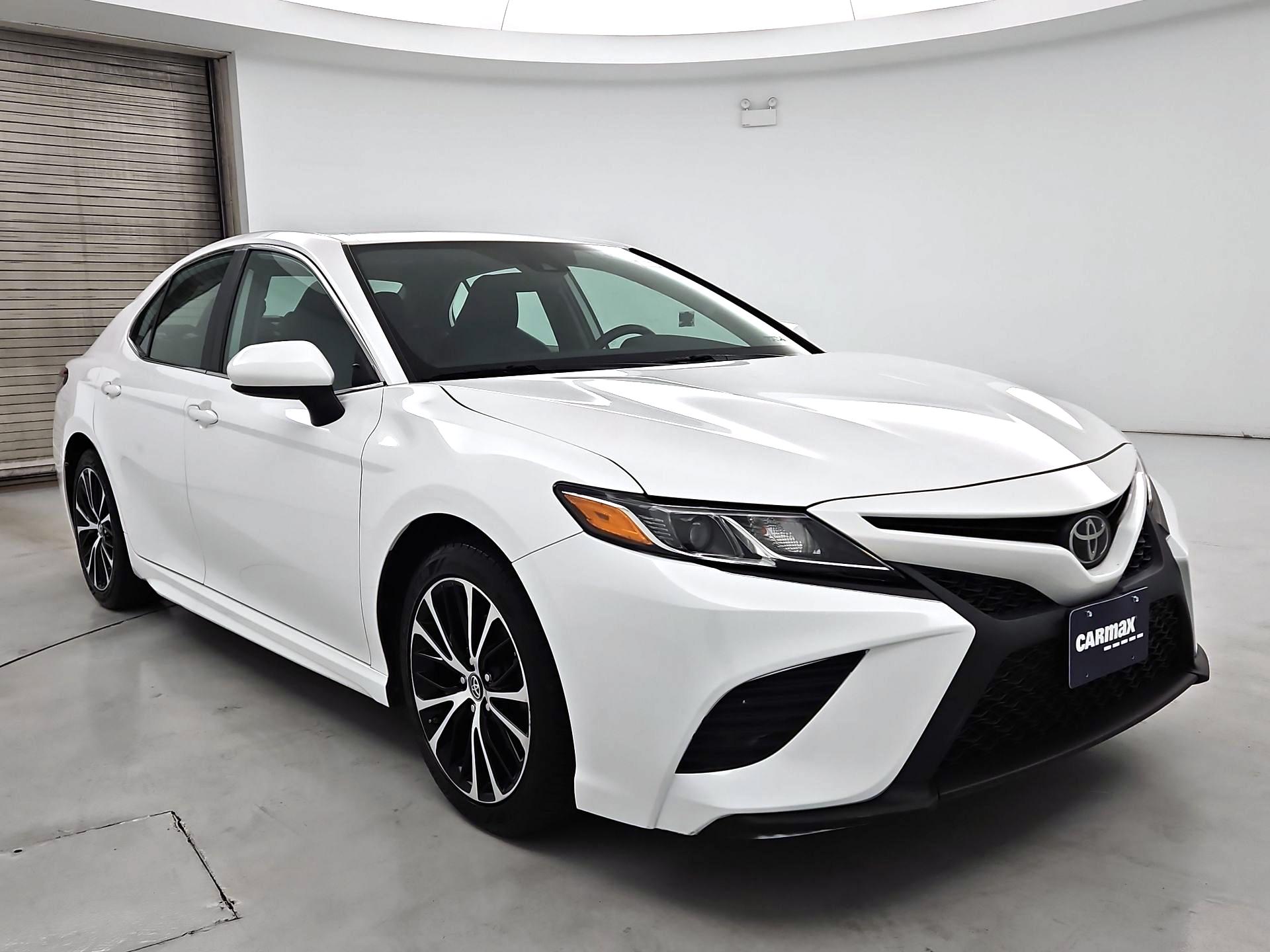 Thumbnail: 2019 Toyota Camry - 1