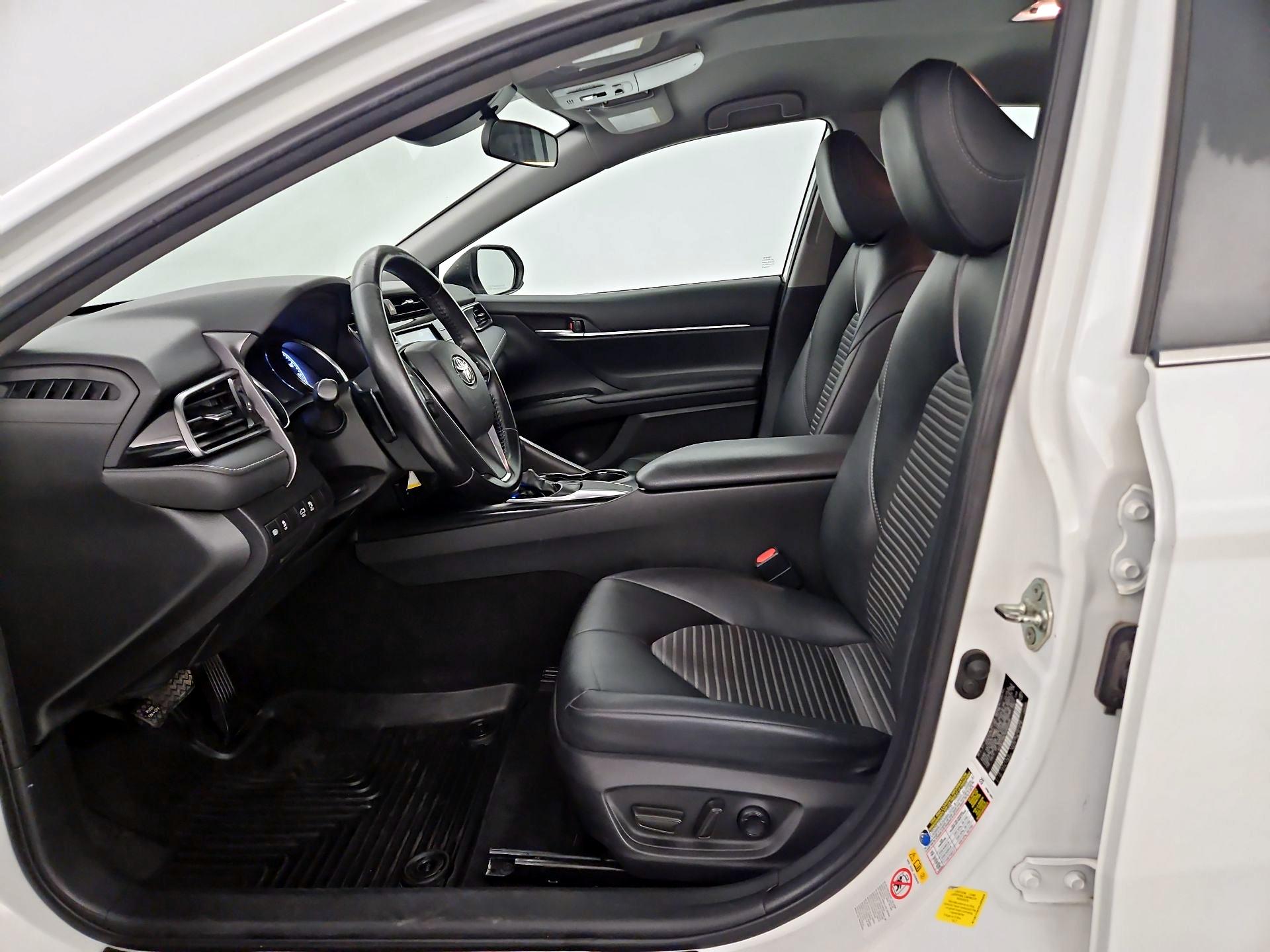 Thumbnail: 2019 Toyota Camry - 9