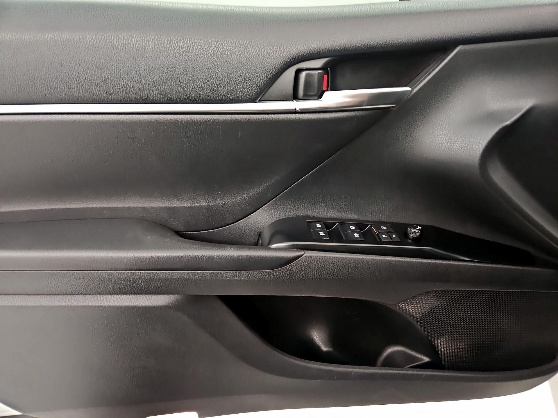 Thumbnail: 2019 Toyota Camry - 10