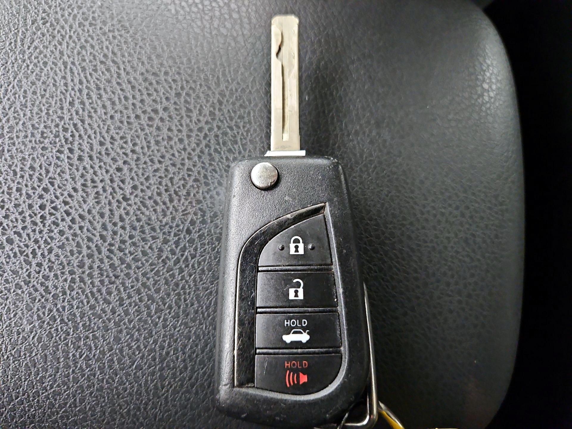 Thumbnail: 2019 Toyota Camry - 20