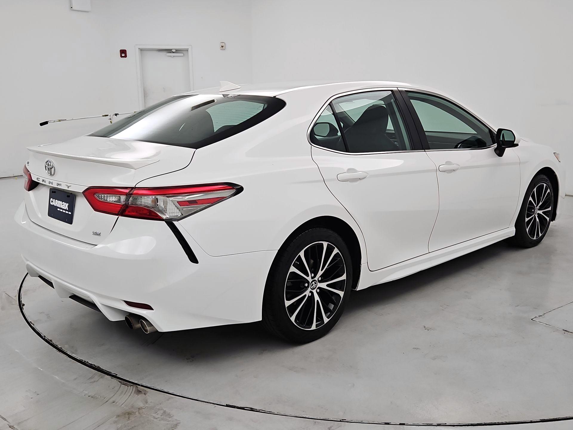 Thumbnail: 2019 Toyota Camry - 5