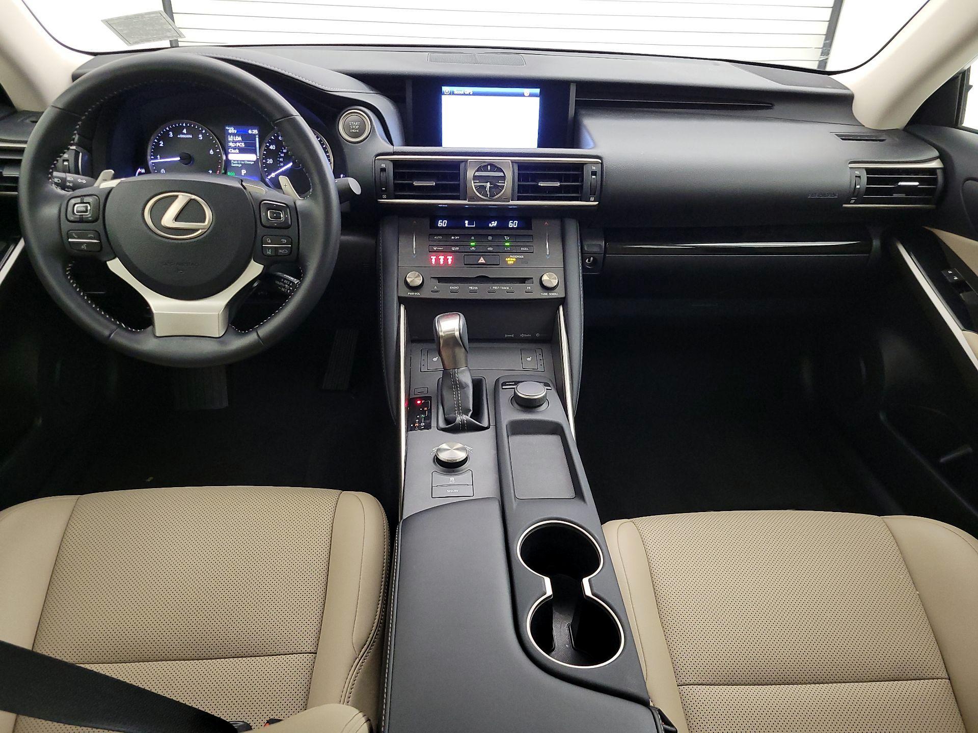 Thumbnail: 2019 Lexus IS - 9