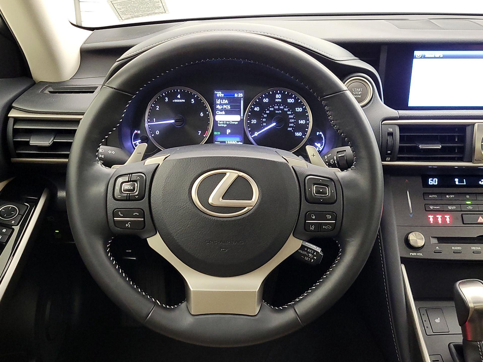 Thumbnail: 2019 Lexus IS - 10