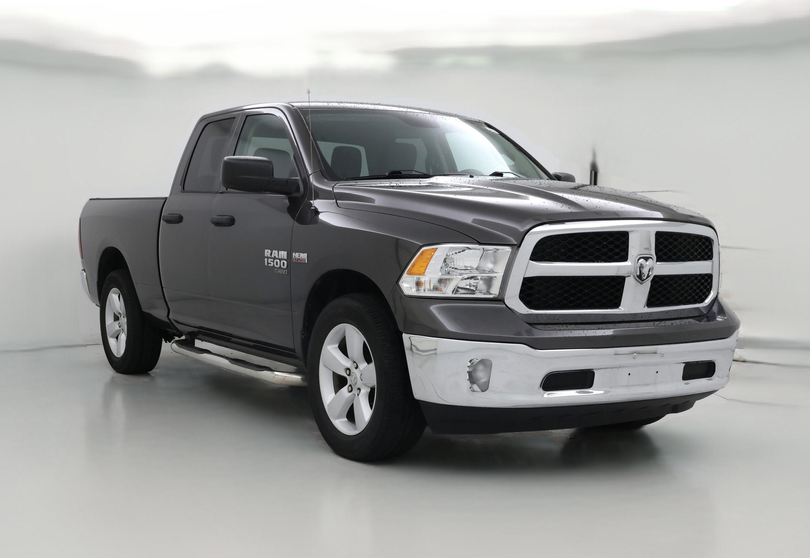 Thumbnail: 2021 RAM 1500 Classic - 1