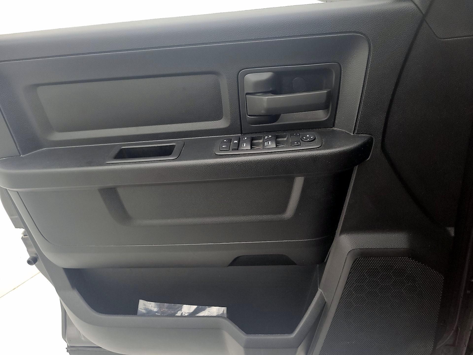 Thumbnail: 2021 RAM 1500 Classic - 12