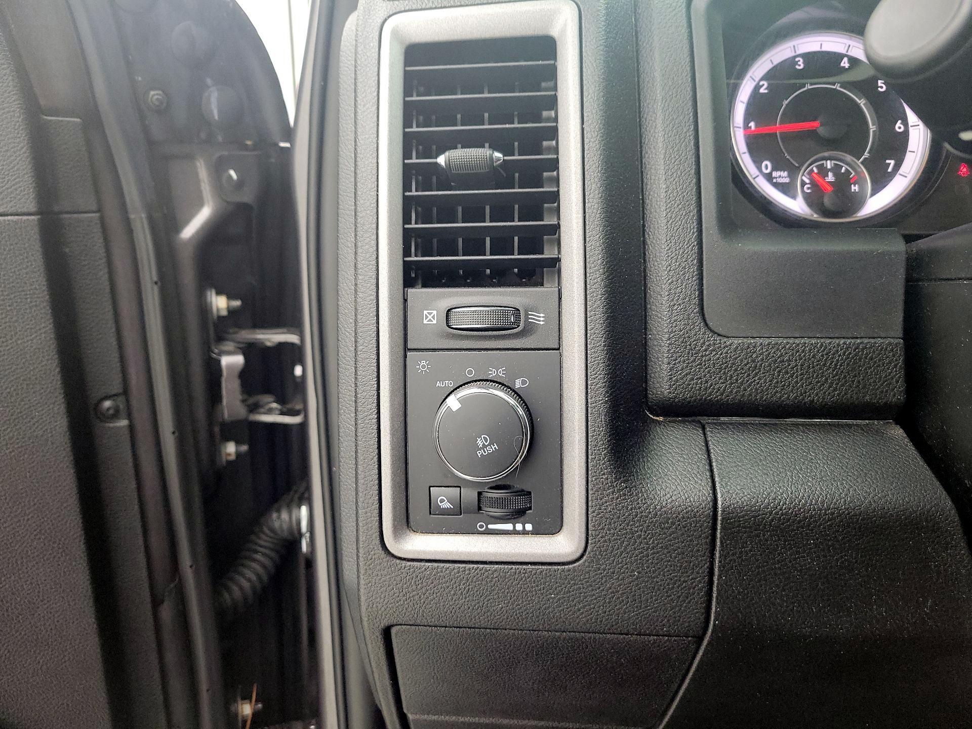 Thumbnail: 2021 RAM 1500 Classic - 13