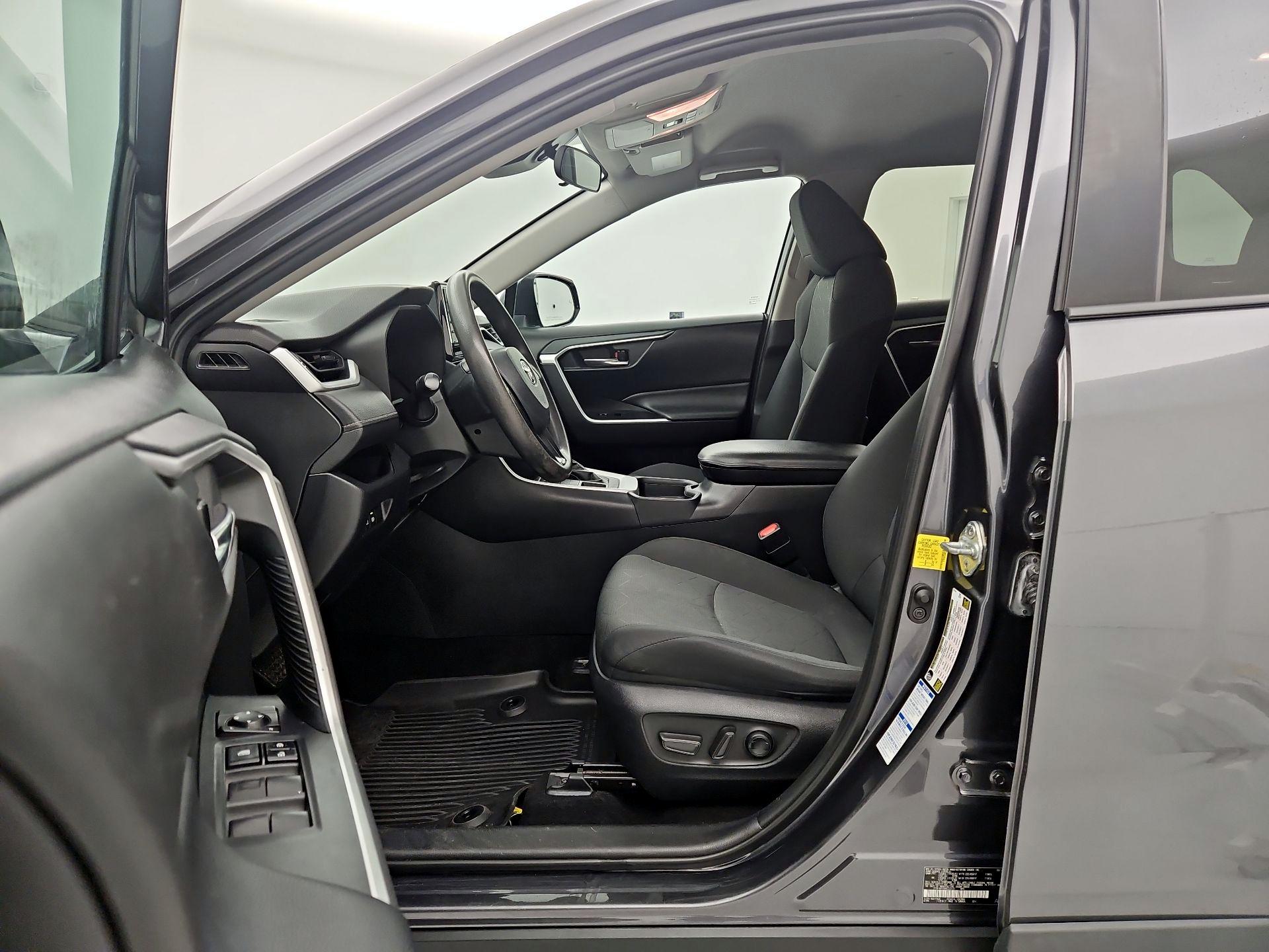 Thumbnail: 2021 Toyota RAV4 - 11