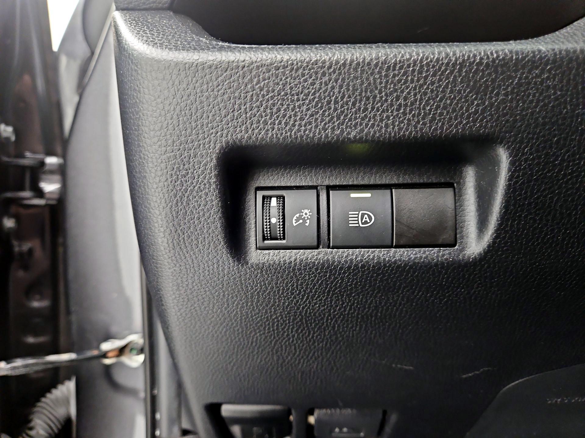 Thumbnail: 2021 Toyota RAV4 - 13