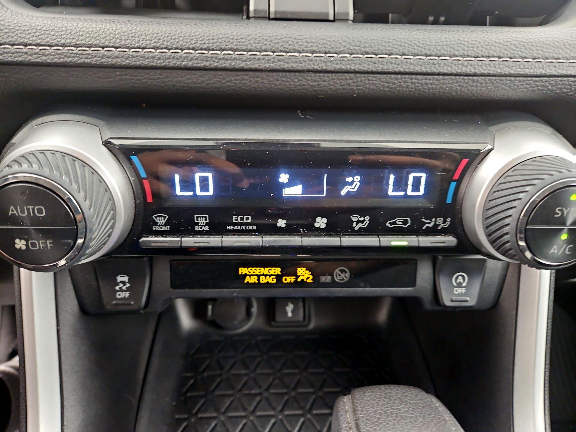 Thumbnail: 2021 Toyota RAV4 - 16