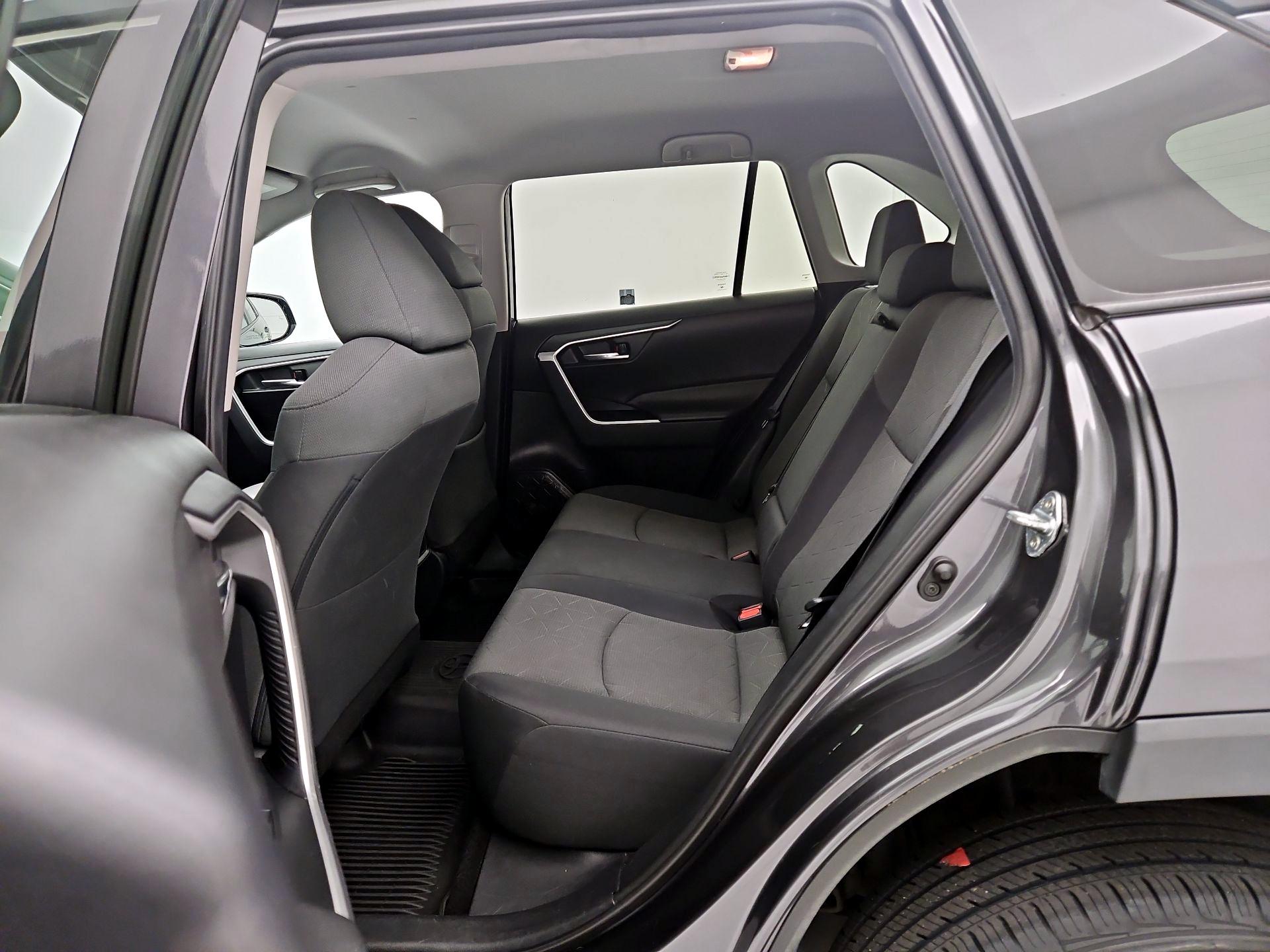 Thumbnail: 2021 Toyota RAV4 - 19