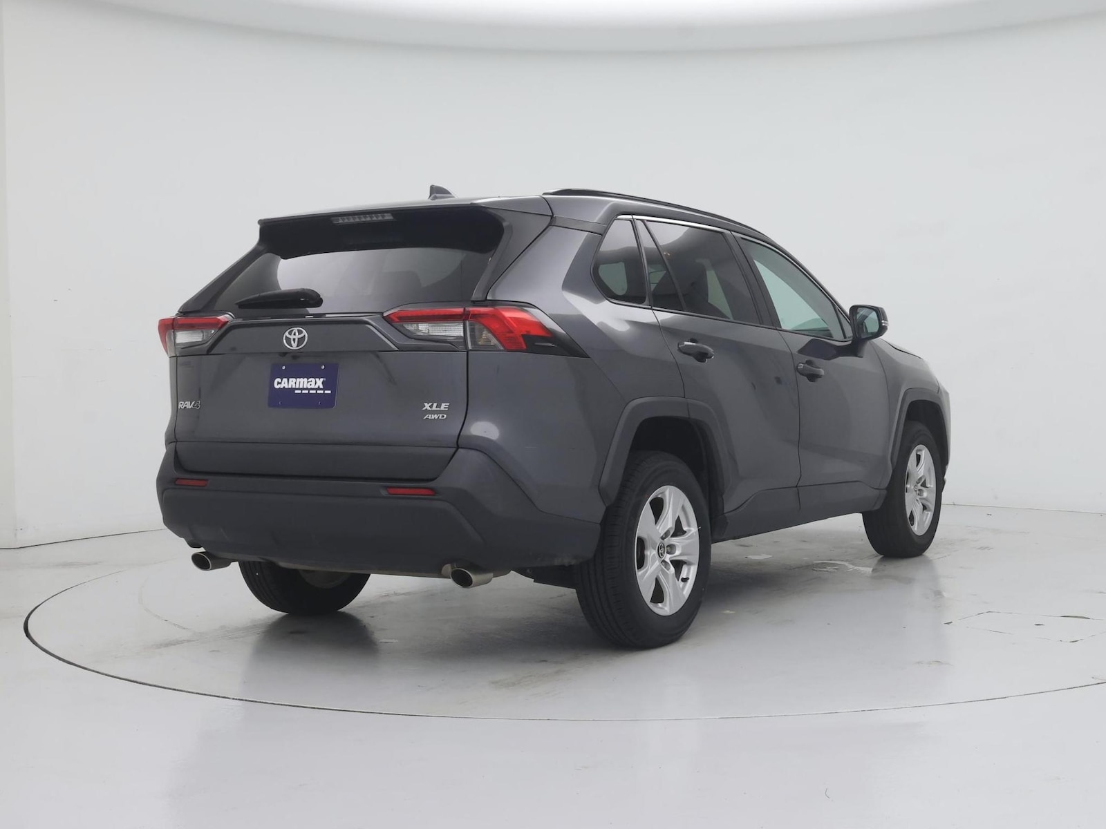 2021 Toyota RAV4 XLE - Photo 9