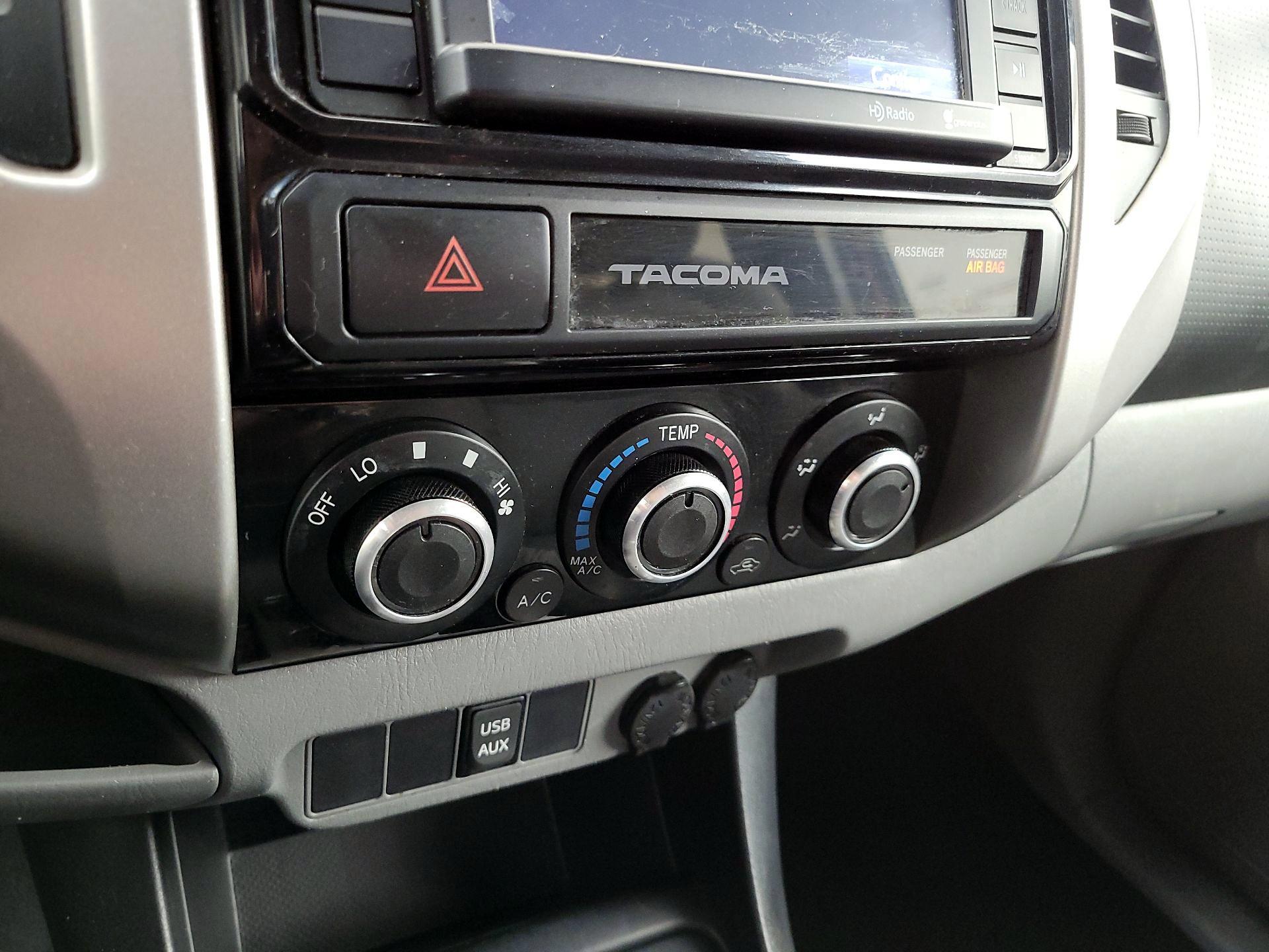 Thumbnail: 2015 Toyota Tacoma - 16