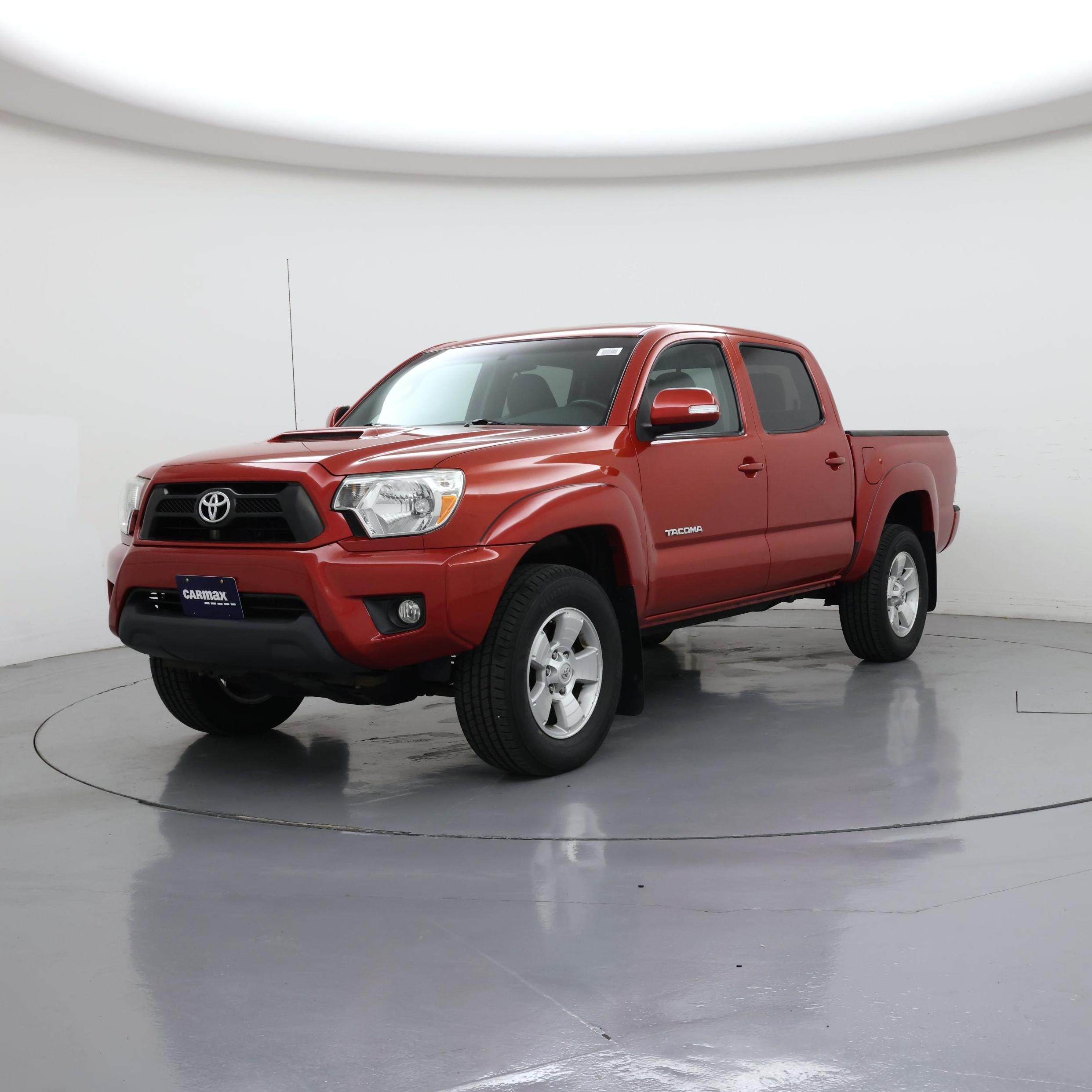 Thumbnail: 2015 Toyota Tacoma - 4