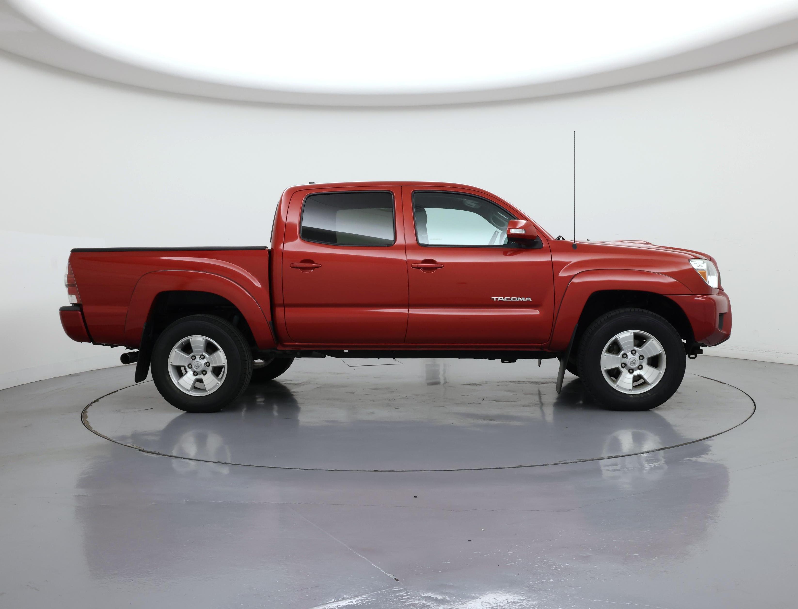 Thumbnail: 2015 Toyota Tacoma - 7