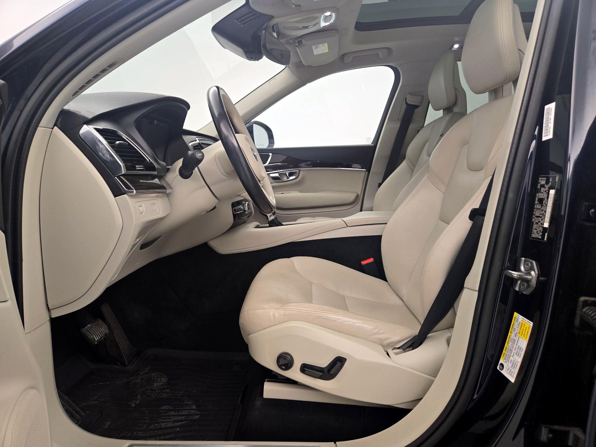 Thumbnail: 2016 Volvo XC90 - 11