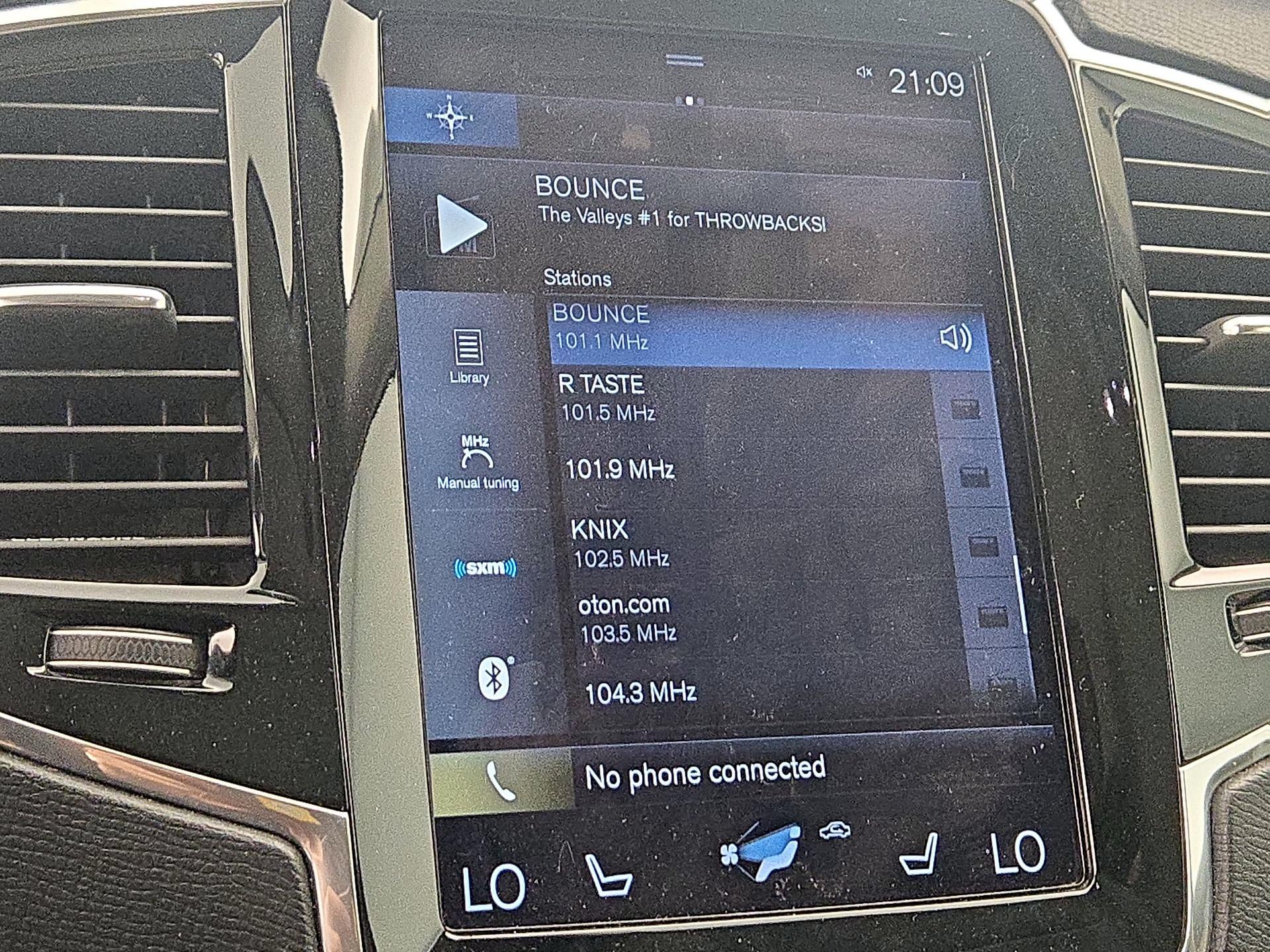 Thumbnail: 2016 Volvo XC90 - 16