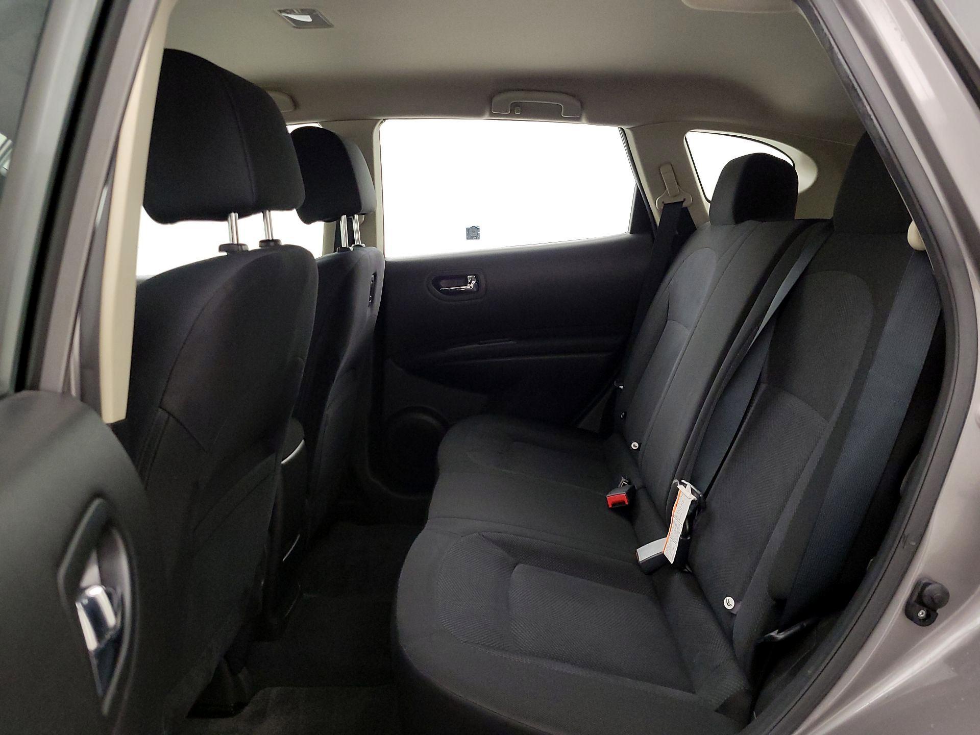 Thumbnail: 2015 Nissan Rogue - 18