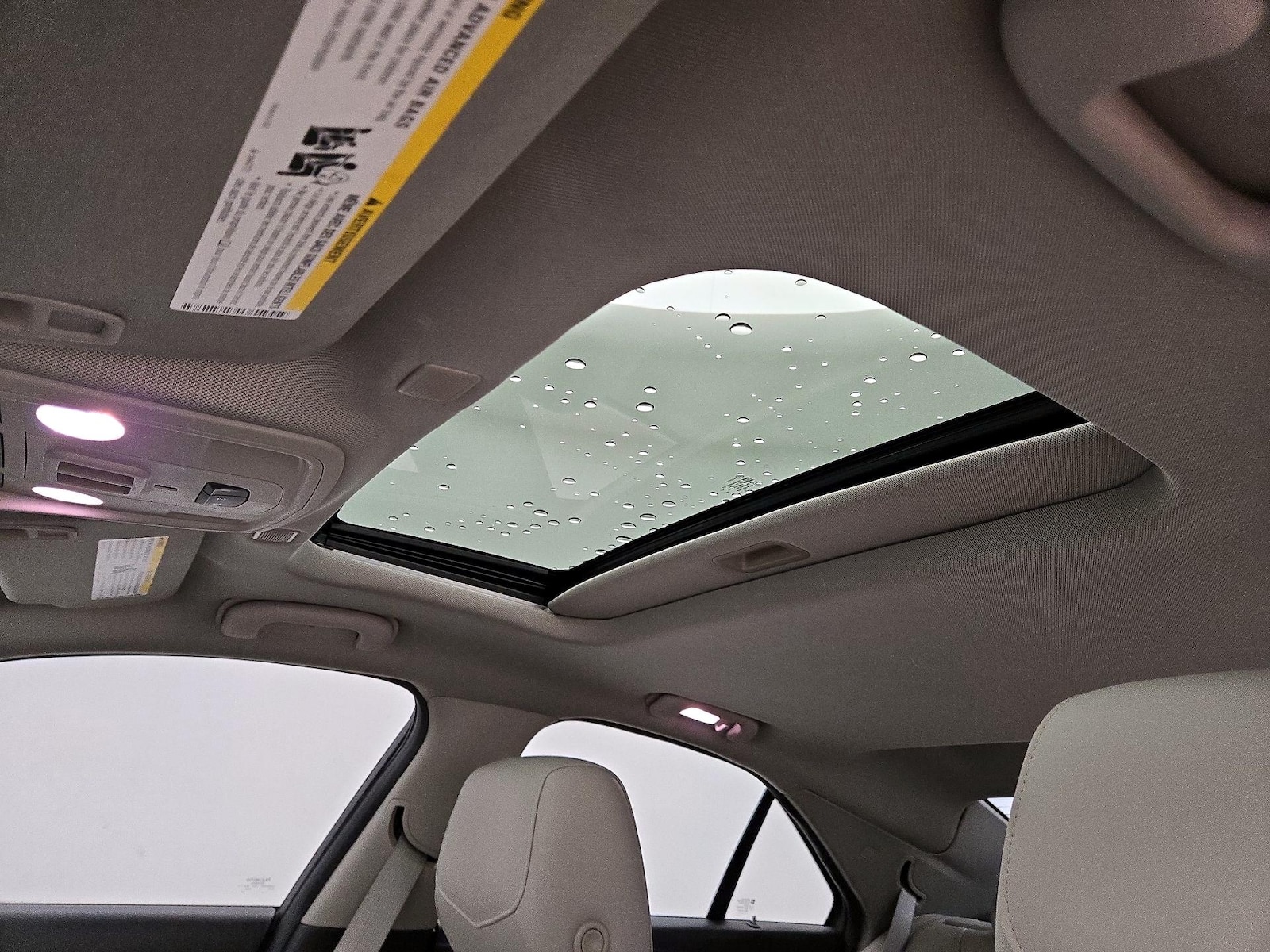 Sunroof(s) & Overhead Airbags