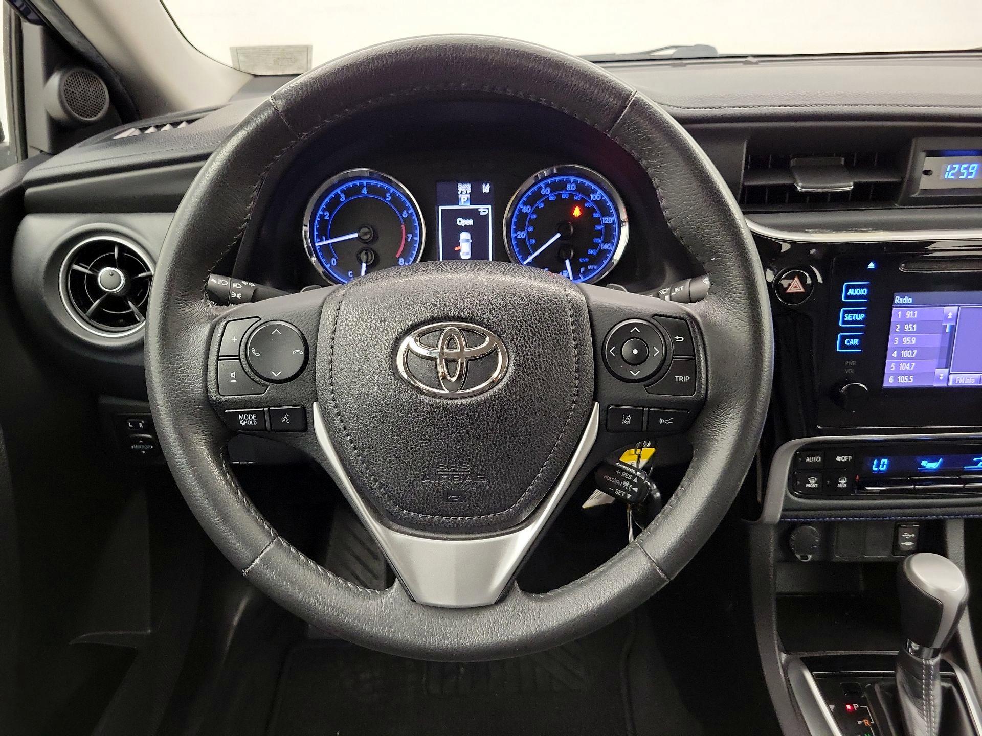 Thumbnail: 2018 Toyota Corolla - 10