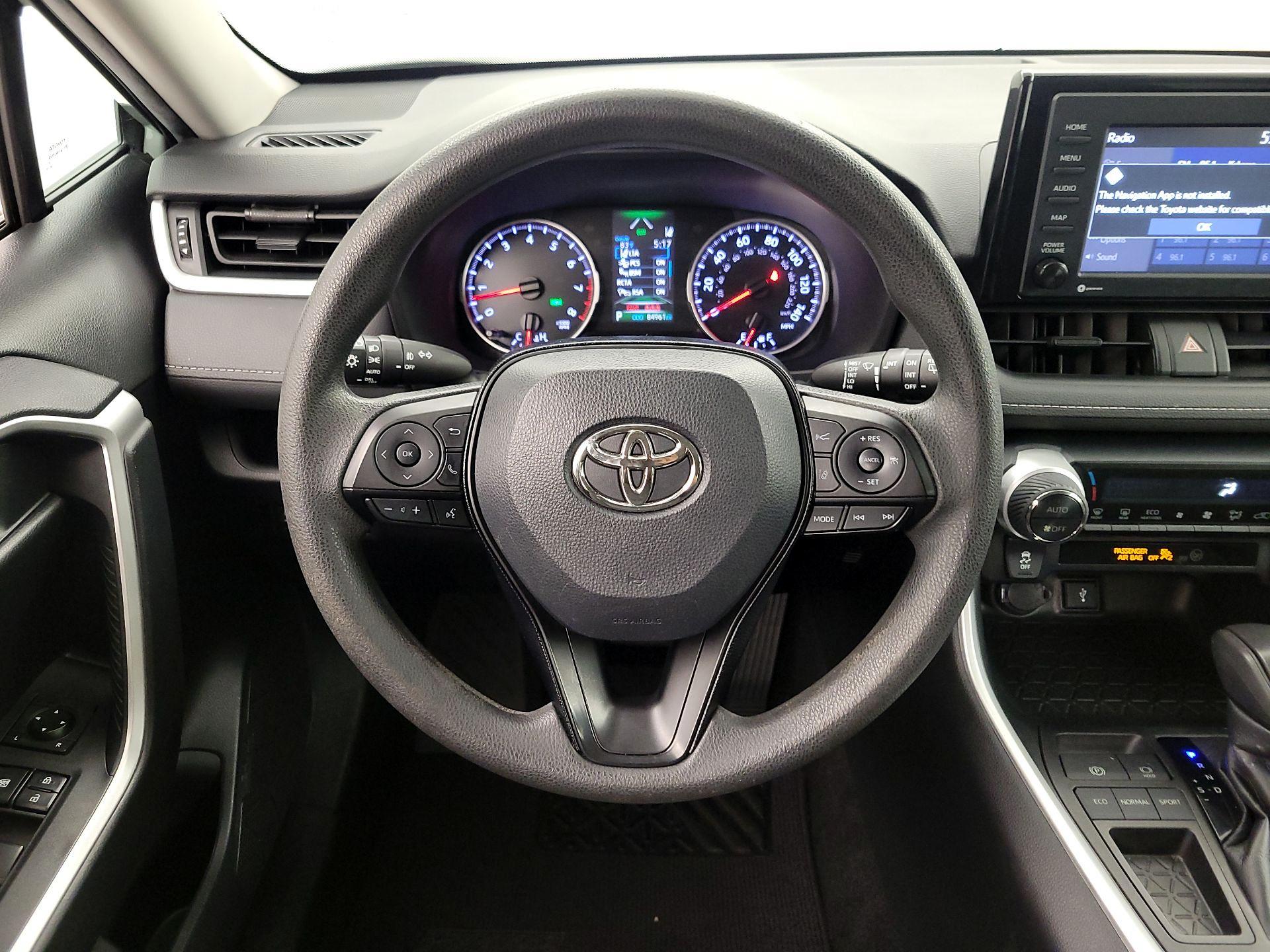 Thumbnail: 2021 Toyota RAV4 - 10