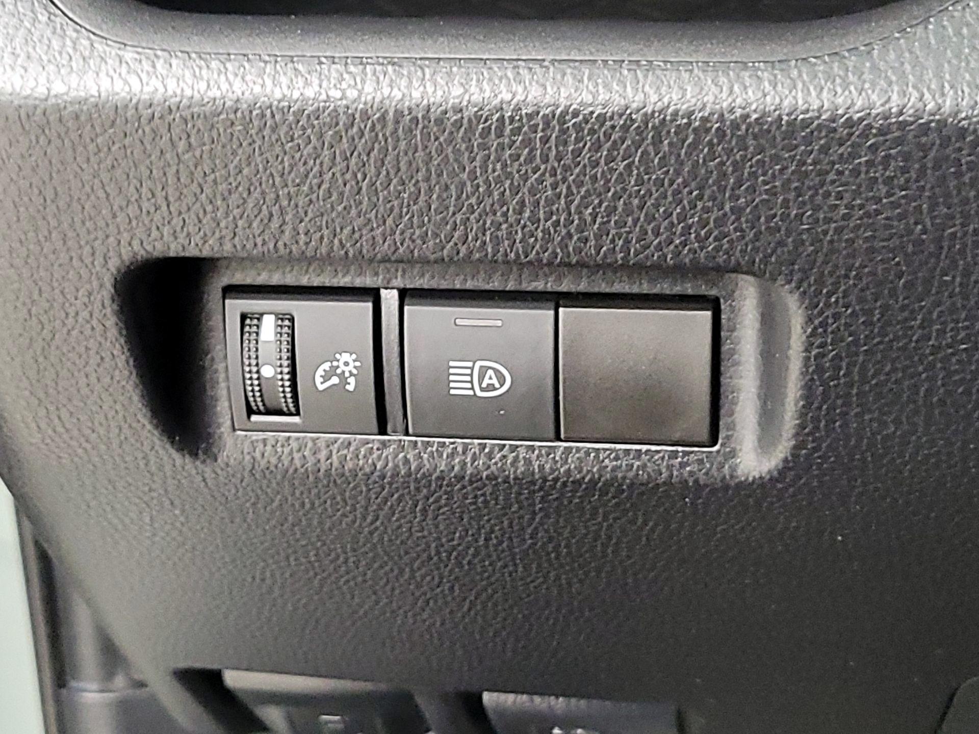 Thumbnail: 2021 Toyota RAV4 - 13