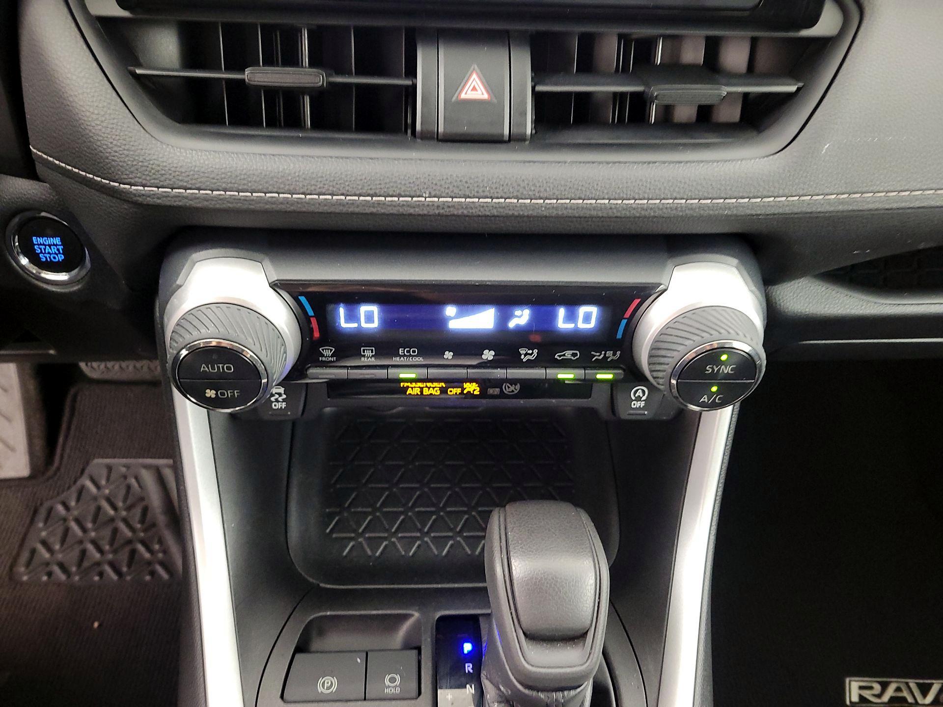 Thumbnail: 2021 Toyota RAV4 - 16