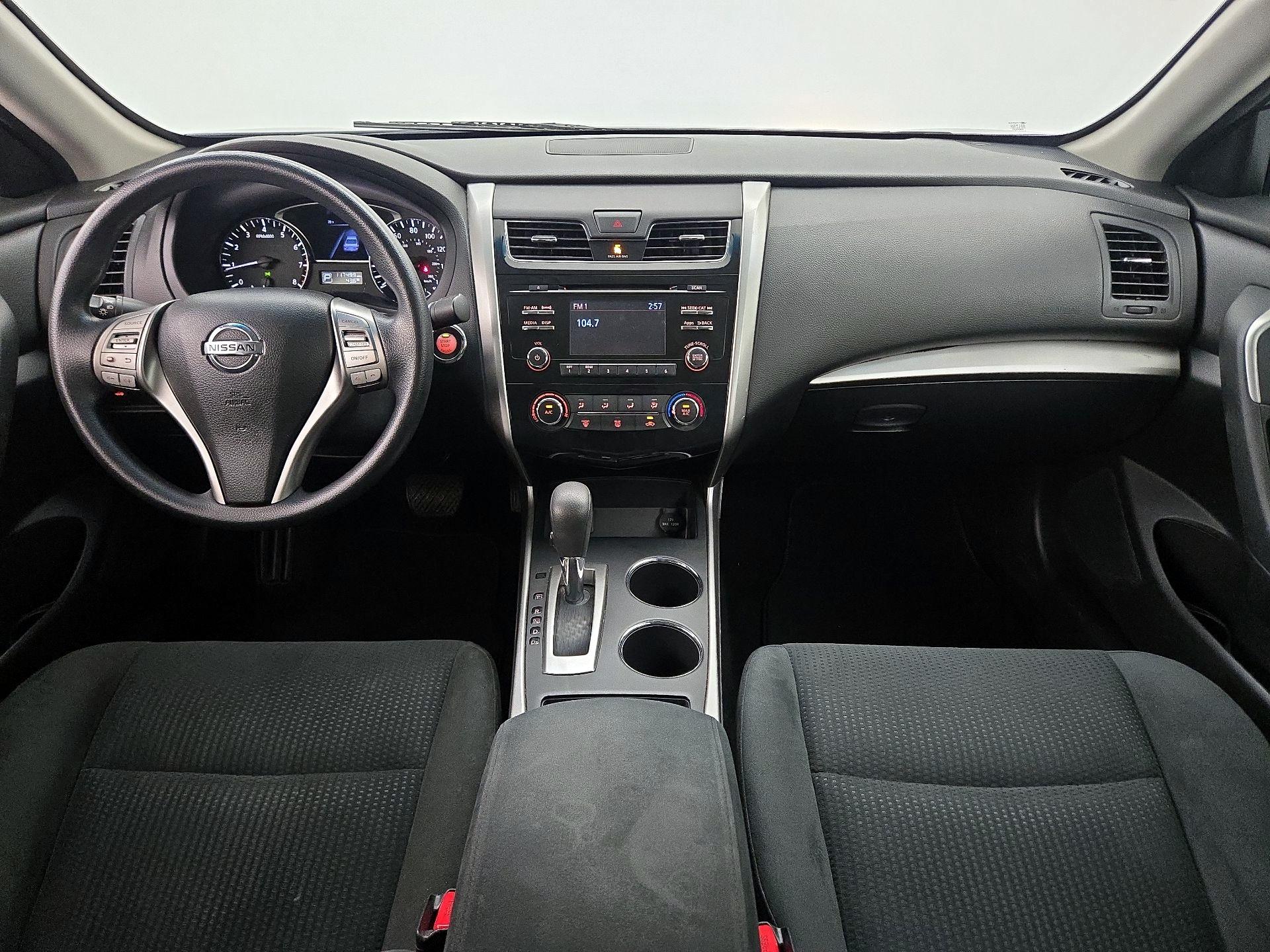 Thumbnail: 2015 Nissan Altima - 9