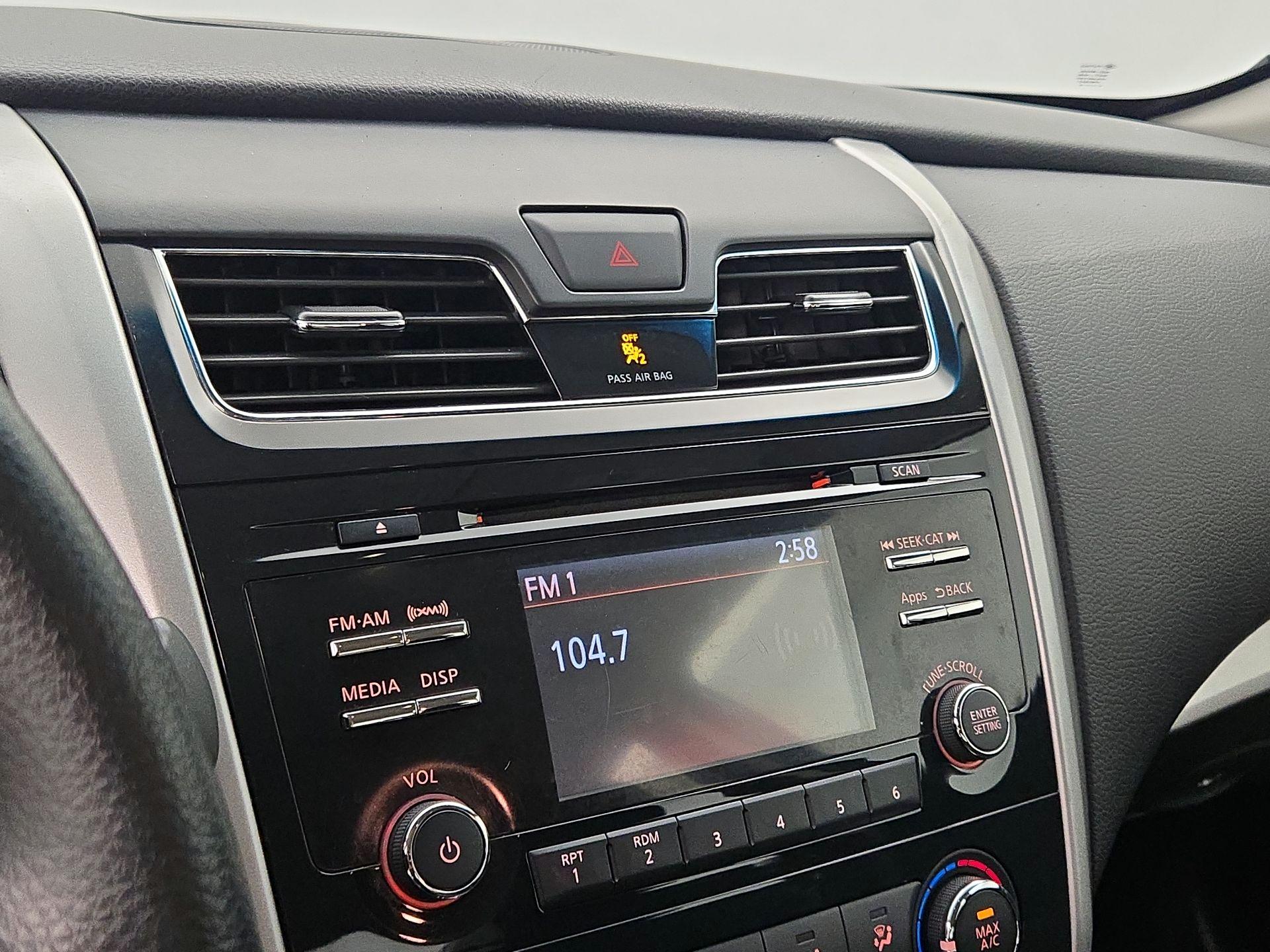 Thumbnail: 2015 Nissan Altima - 15