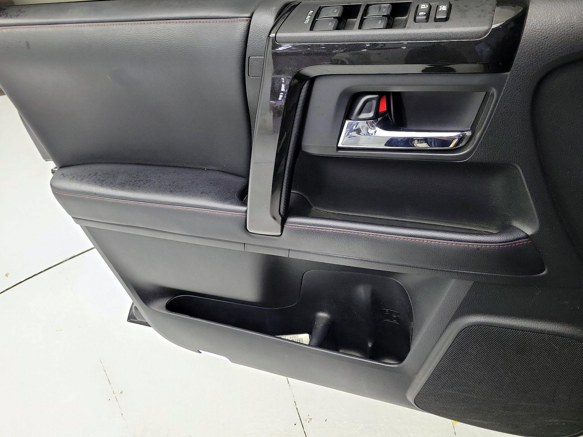 Thumbnail: 2021 Toyota 4Runner - 12