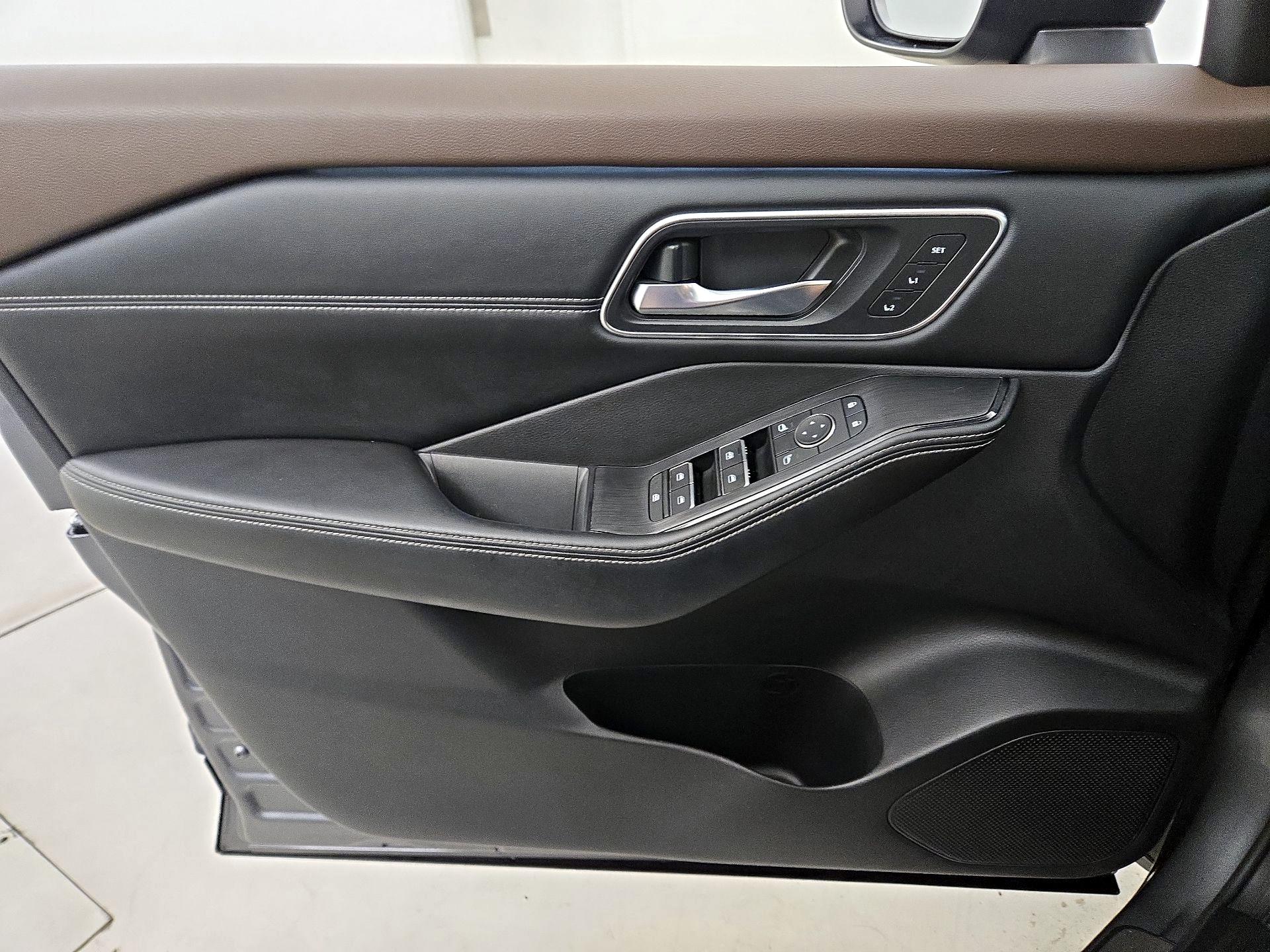 Thumbnail: 2021 Nissan Rogue - 12