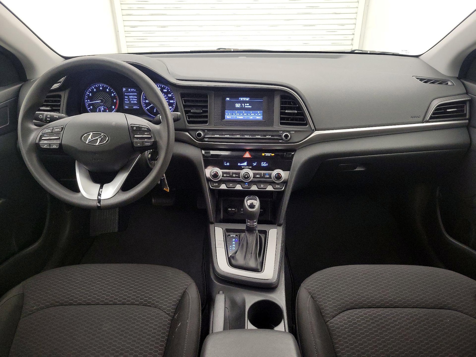 2020 Hyundai Elantra SE - Photo 10