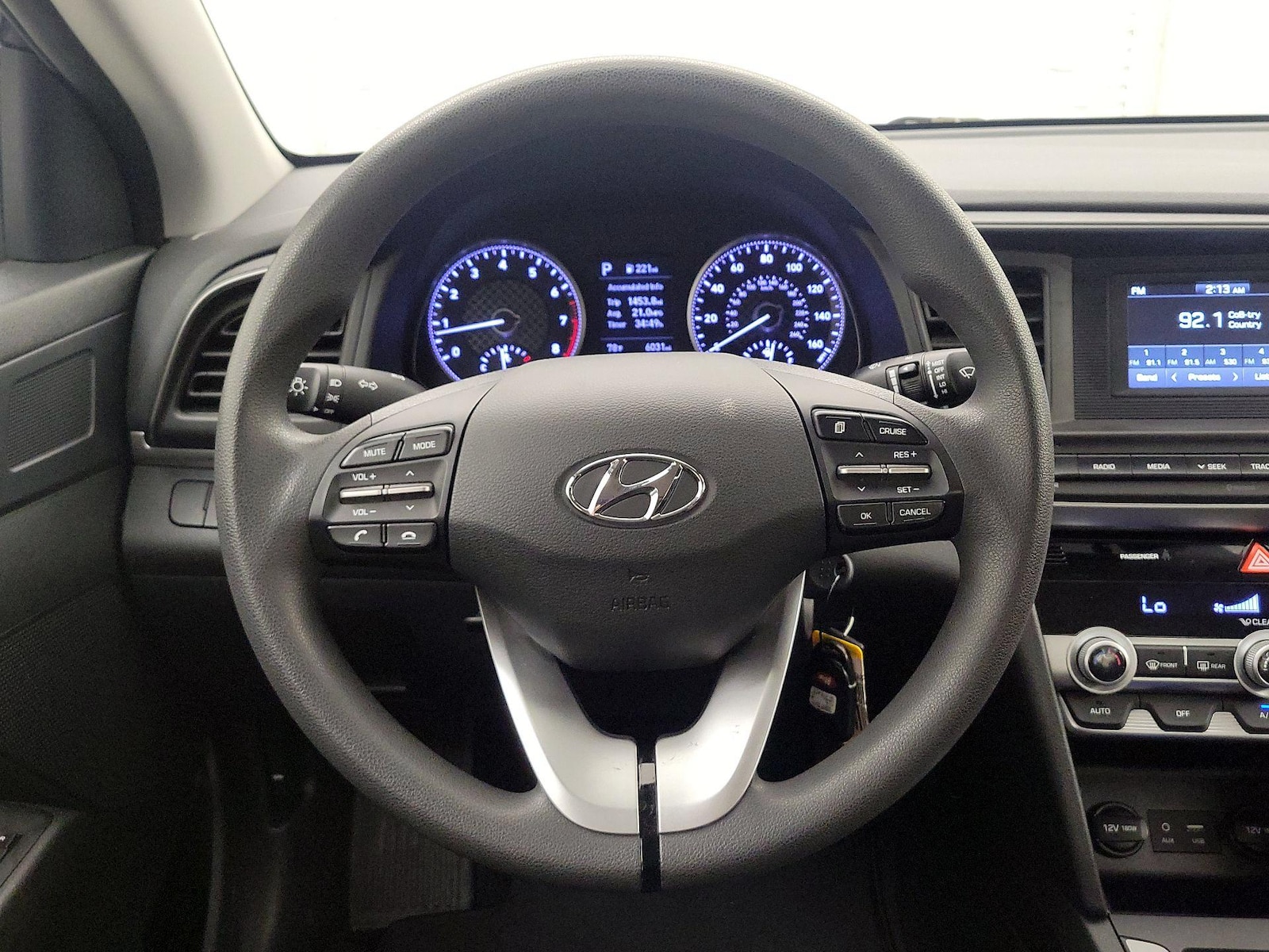 2020 Hyundai Elantra SE - Photo 11