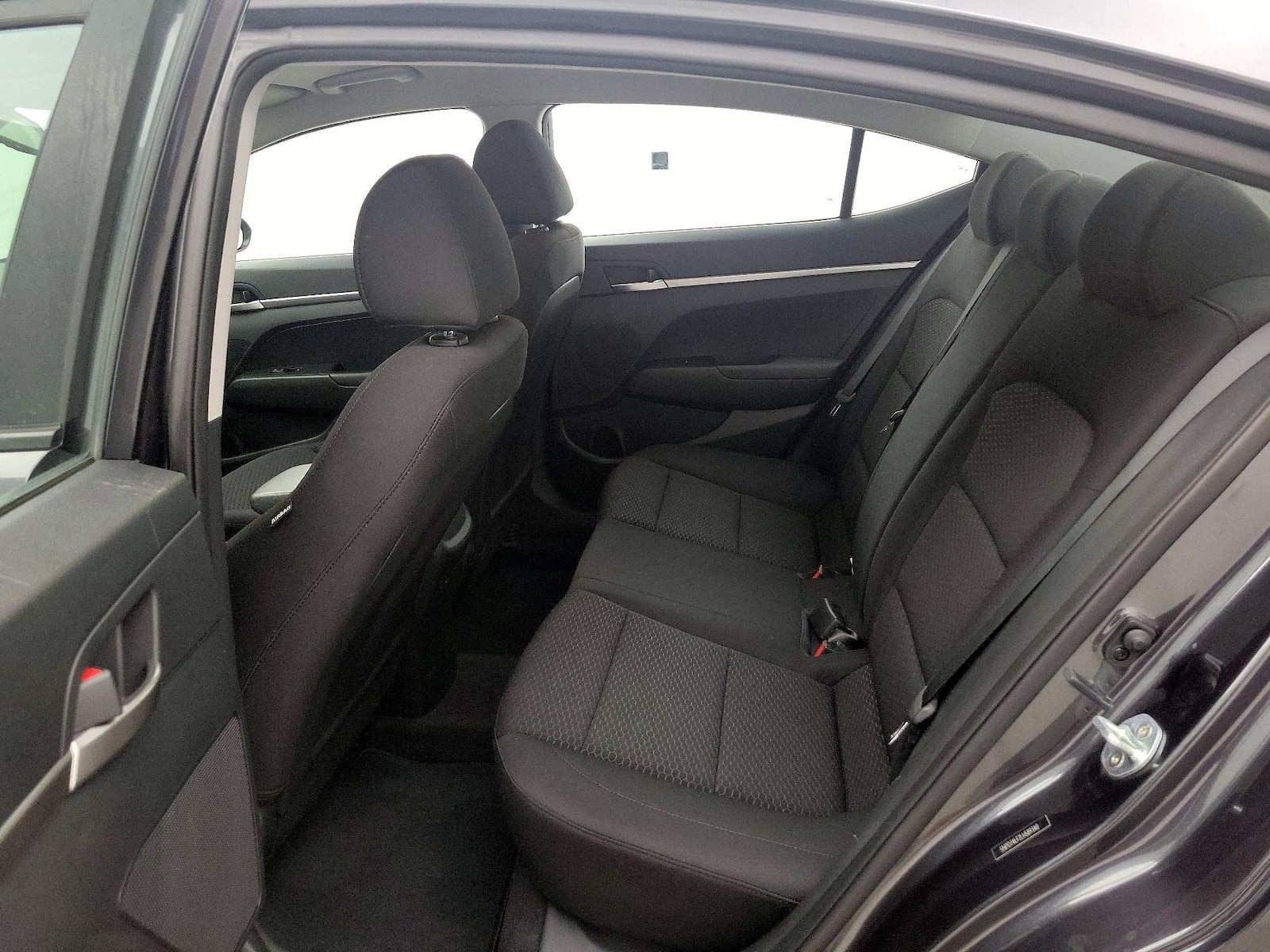 2020 Hyundai Elantra SE - Photo 20