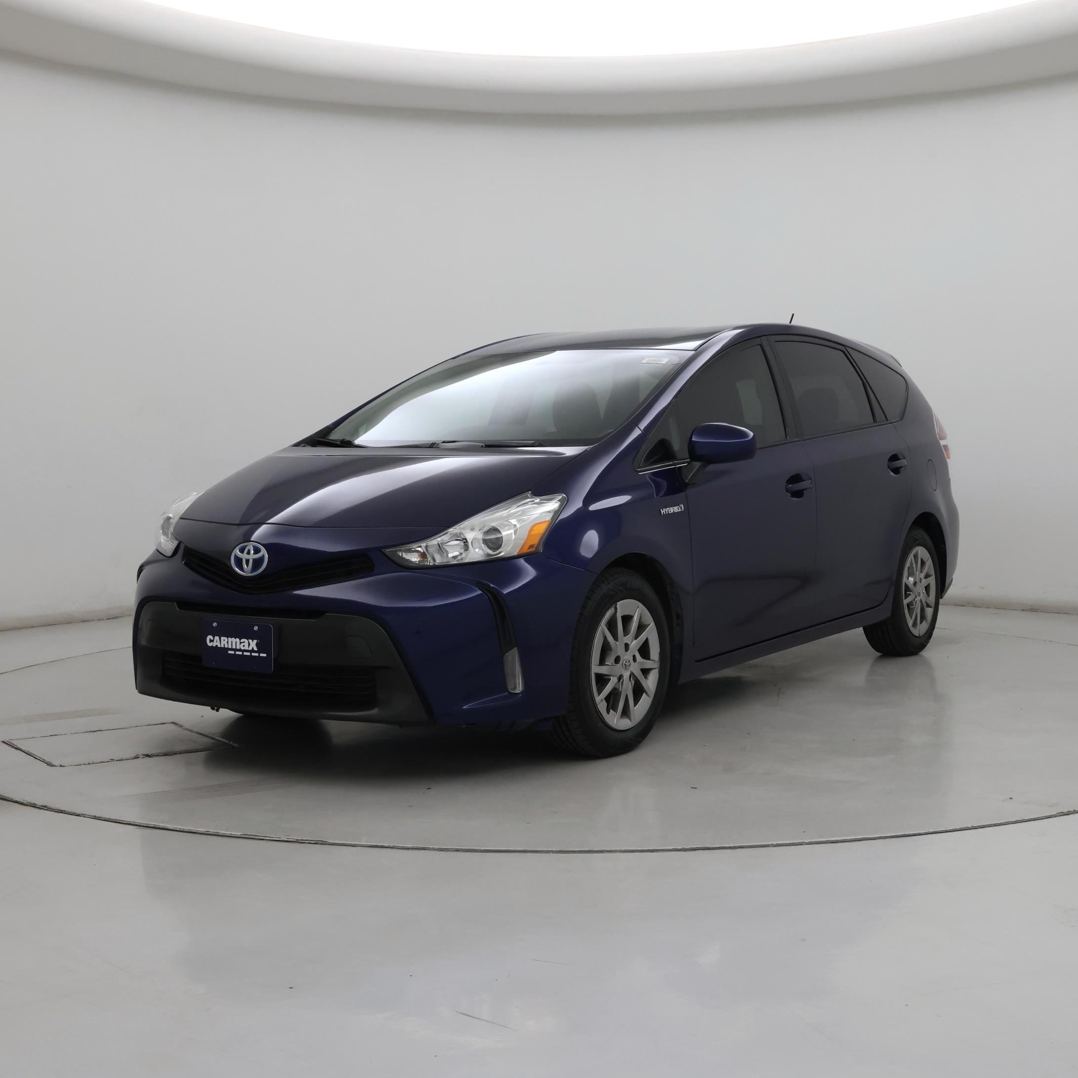 Thumbnail: 2015 Toyota Prius v - 4