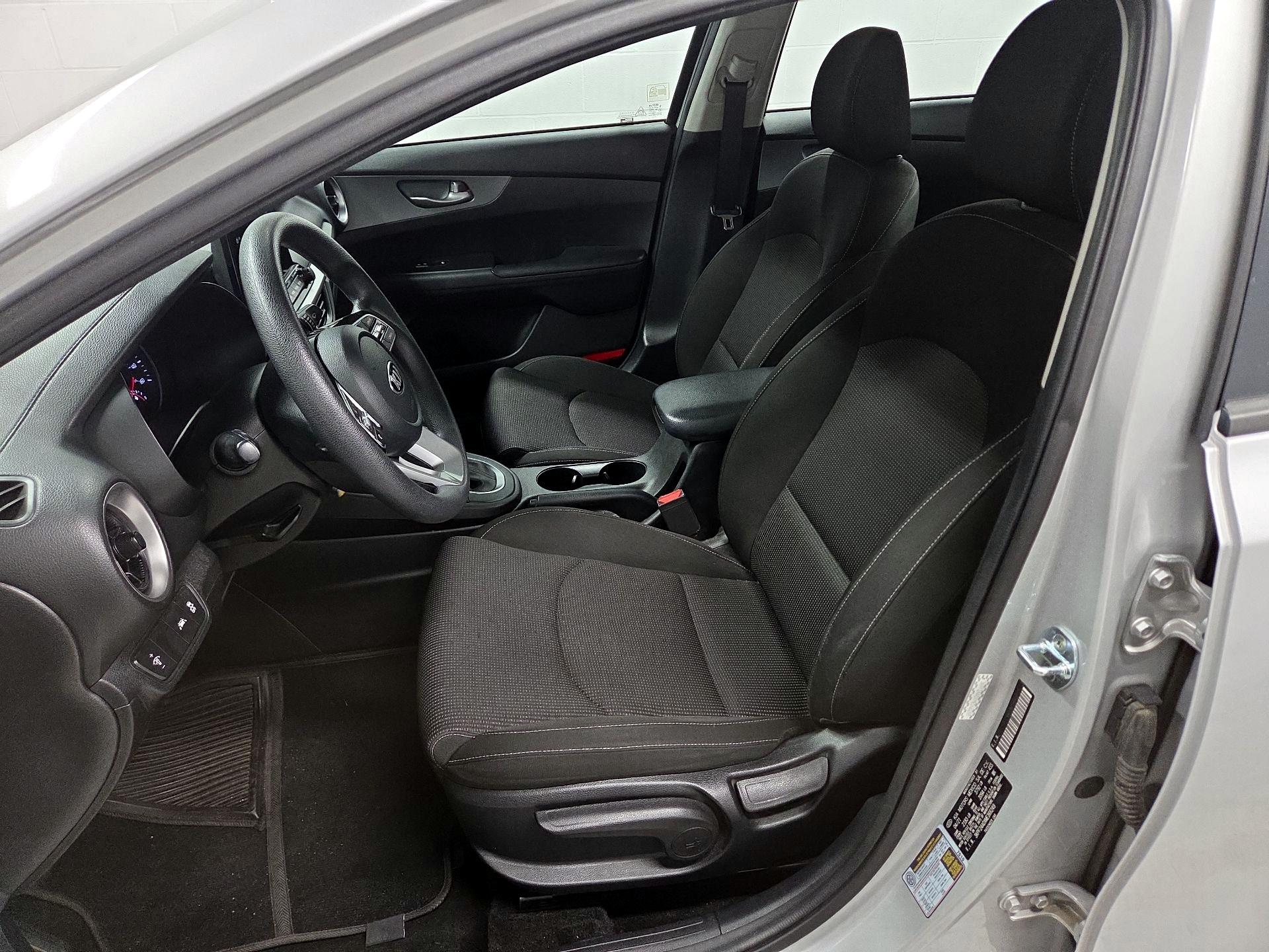 Thumbnail: 2021 Kia Forte - 9