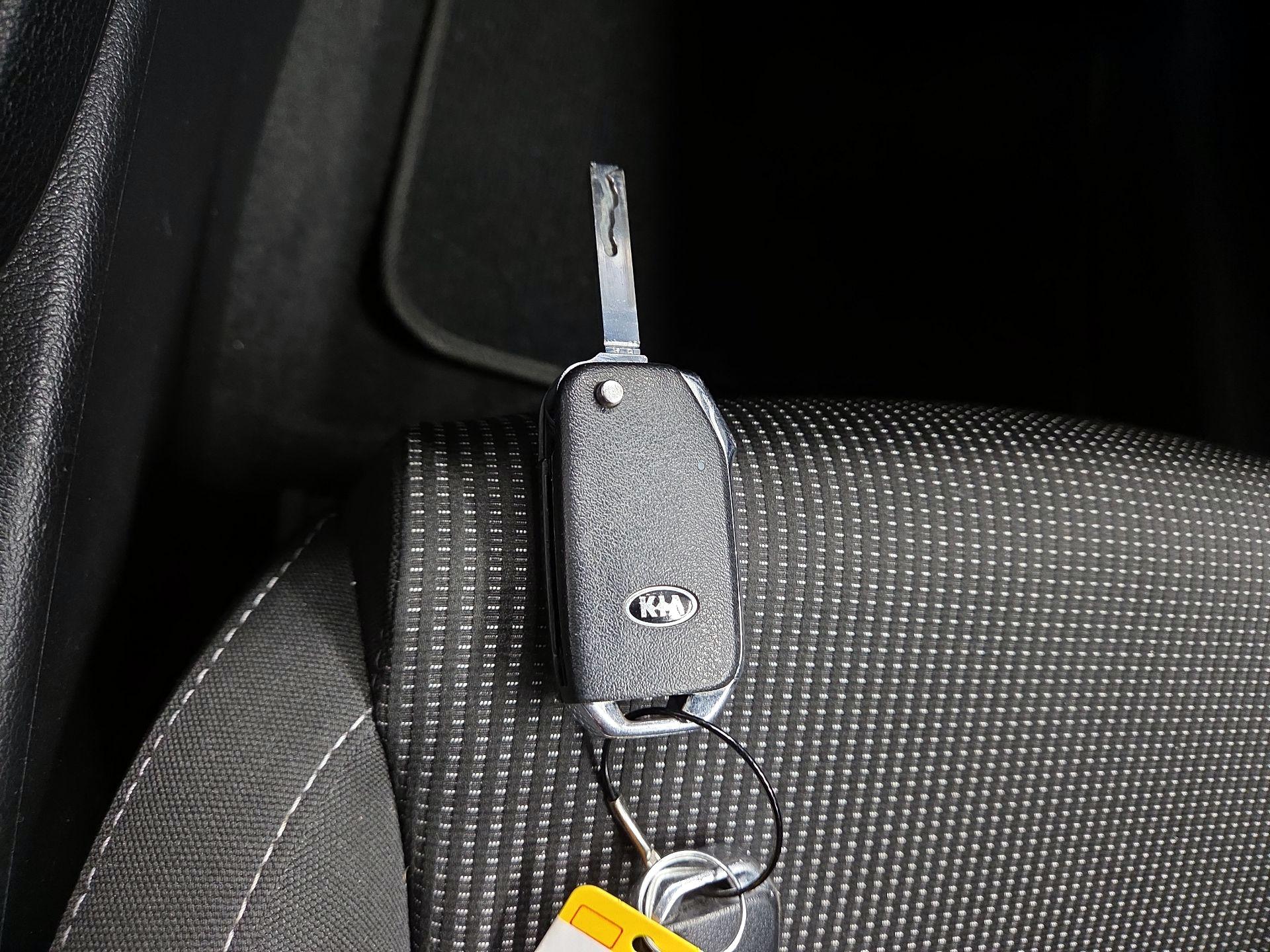 Thumbnail: 2021 Kia Forte - 16