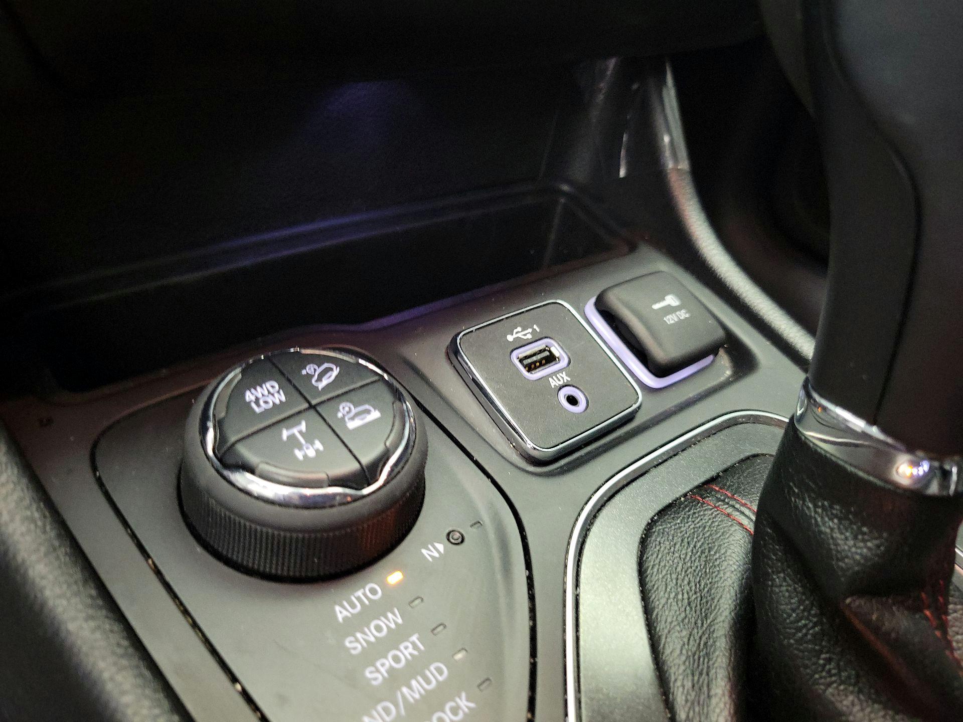 Thumbnail: 2020 Jeep Cherokee - 19