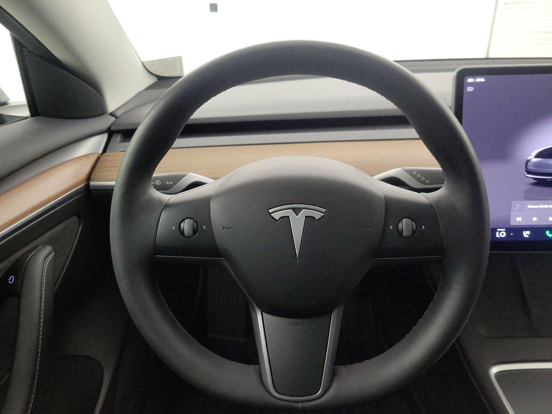 Thumbnail: 2023 Tesla Model 3 - 10