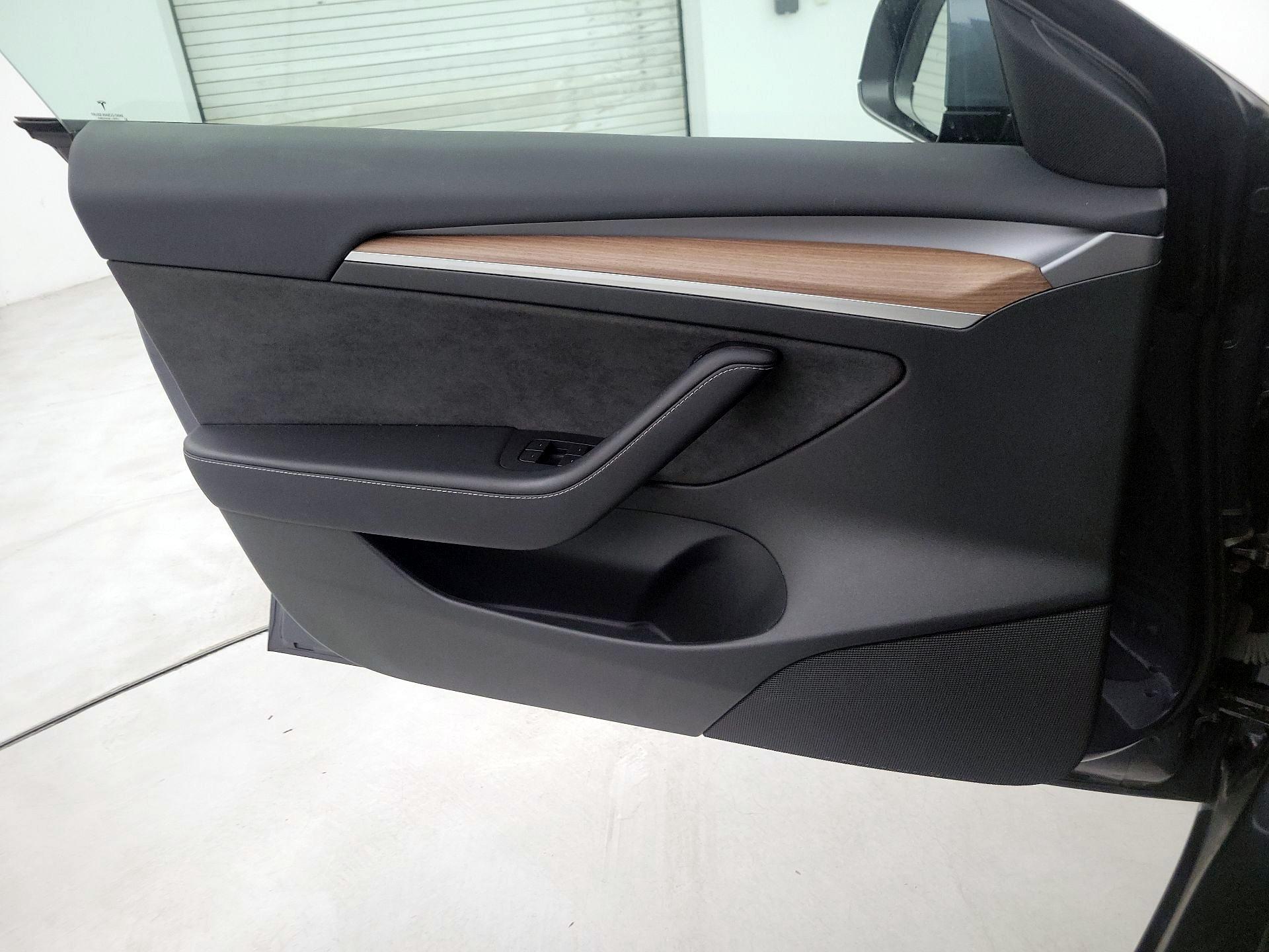 Thumbnail: 2023 Tesla Model 3 - 12