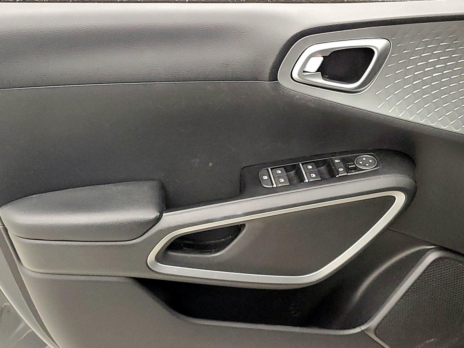 Thumbnail: 2020 Kia Soul - 12
