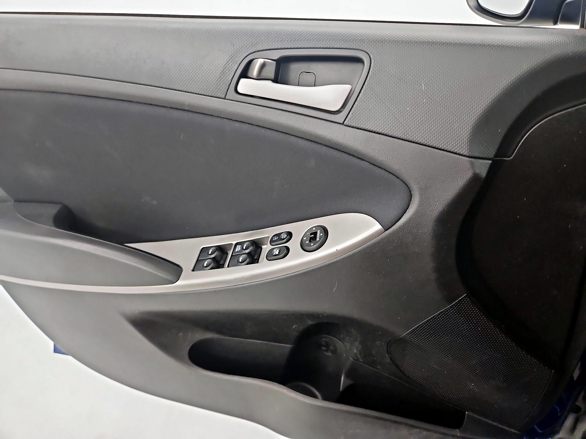 Thumbnail: 2015 Hyundai Accent - 12