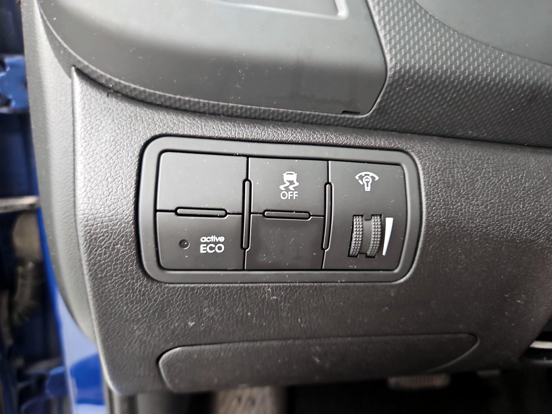 Thumbnail: 2015 Hyundai Accent - 13