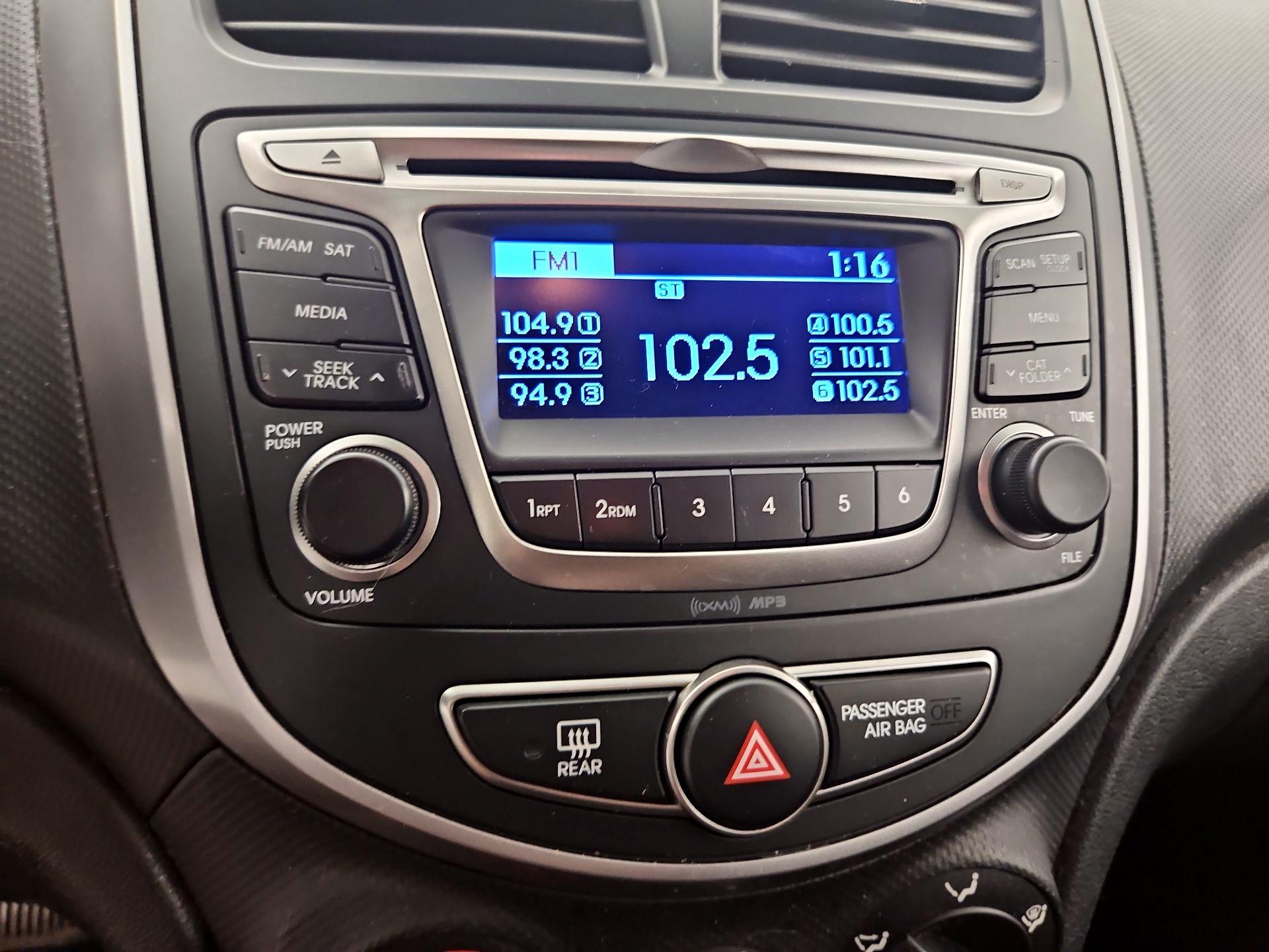 Thumbnail: 2015 Hyundai Accent - 14